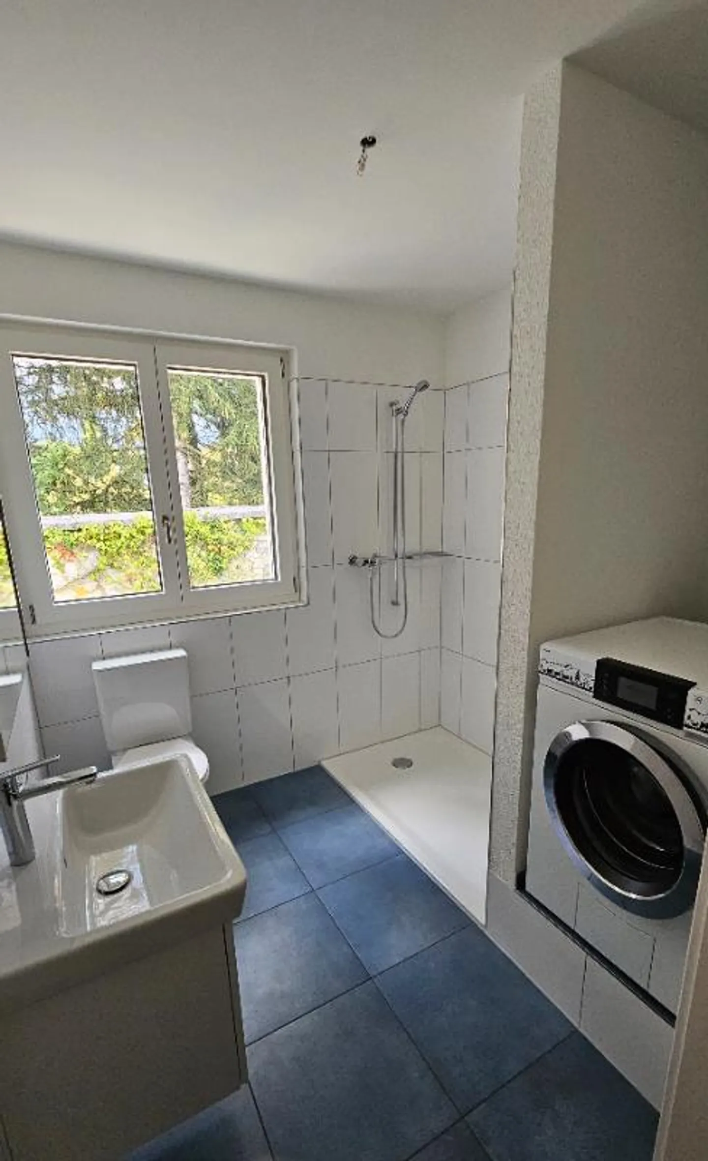 2.5 Room Apartment - Photo 2 of 5