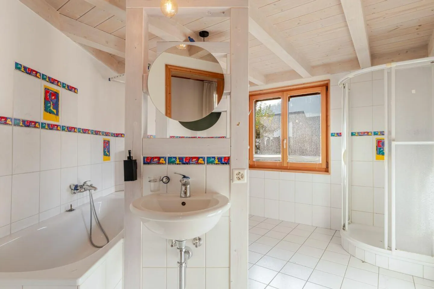 Cozy and Detached 4.5 Room Single Family Home in Bungalow Style - Photo 6 of 13