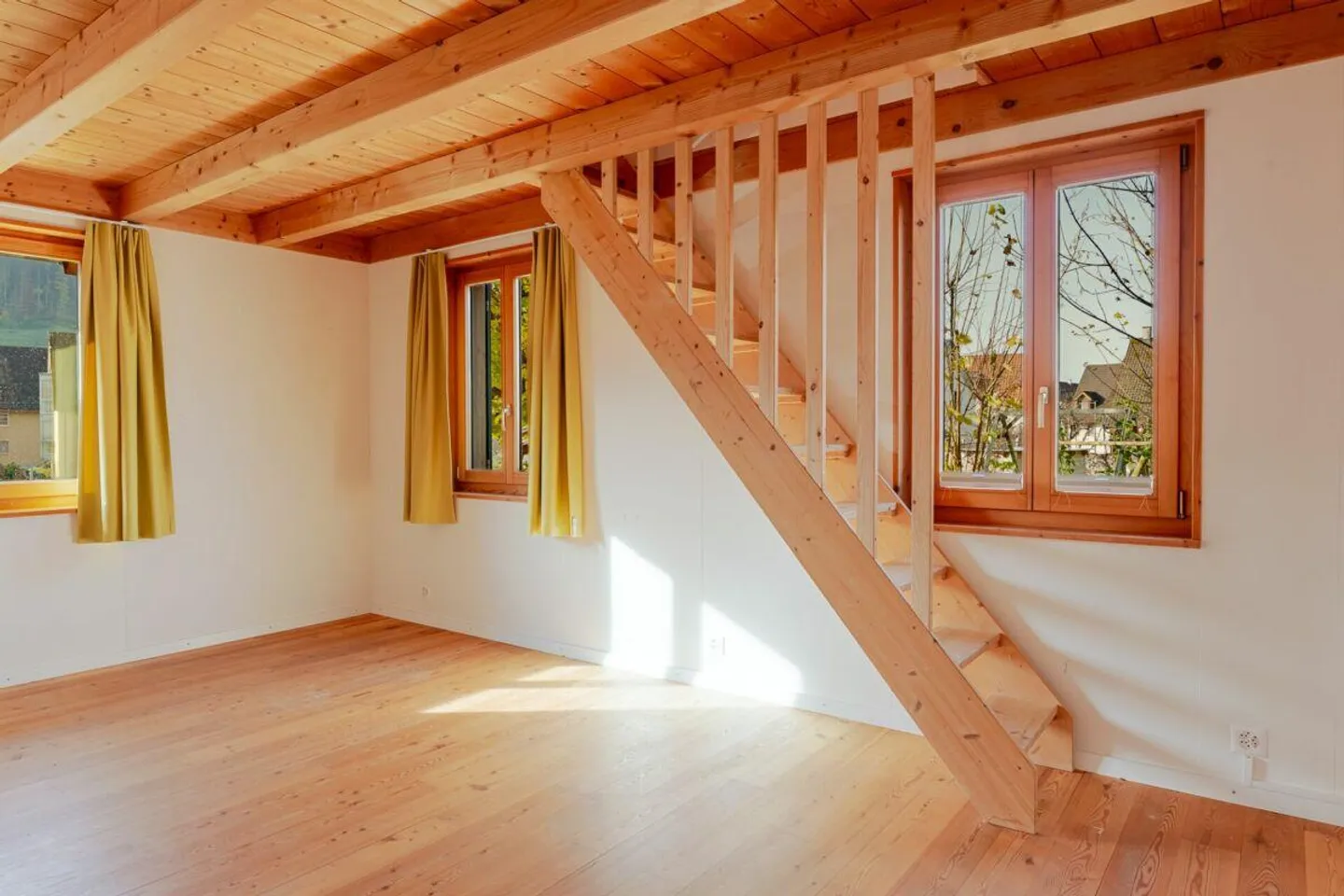 Cozy and Detached 4.5 Room Single Family Home in Bungalow Style - Photo 9 of 13