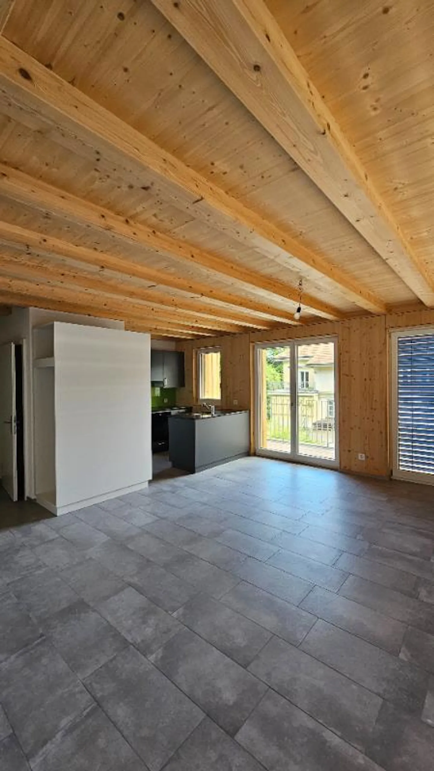 2.5 Room Apartment - Photo 3 of 5