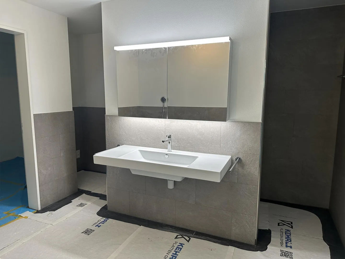 Moderne Wohnung mit grossem Aussenbereich - Foto 2 von 4