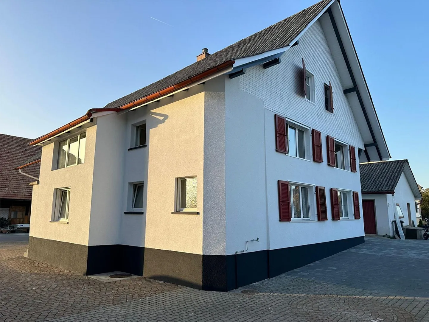 Appartamento spazioso e ristrutturato di 4,5 locali al 1° piano - Foto 3 di 24