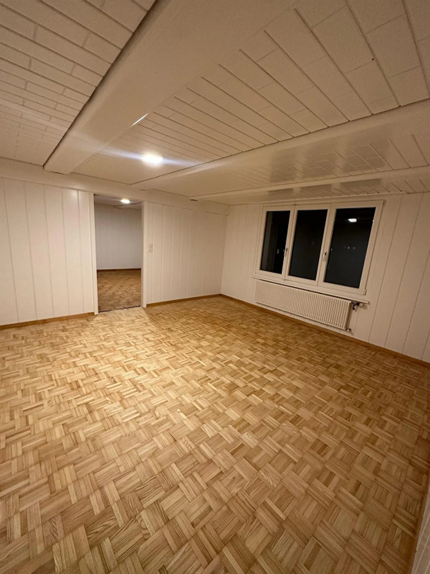 Appartamento spazioso e ristrutturato di 4,5 locali al 1° piano - Foto 11 di 24