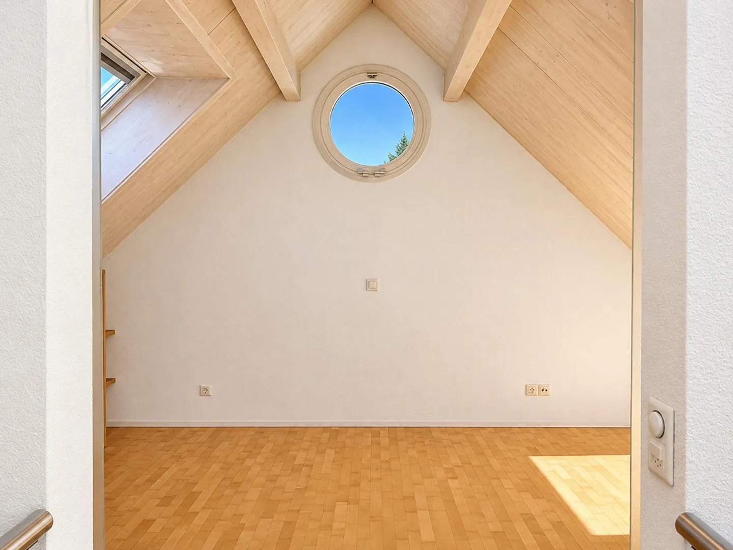 Raum für Individualisten – einzigartiges Atelierhaus mit Loftcharakter - Foto 7 von 23