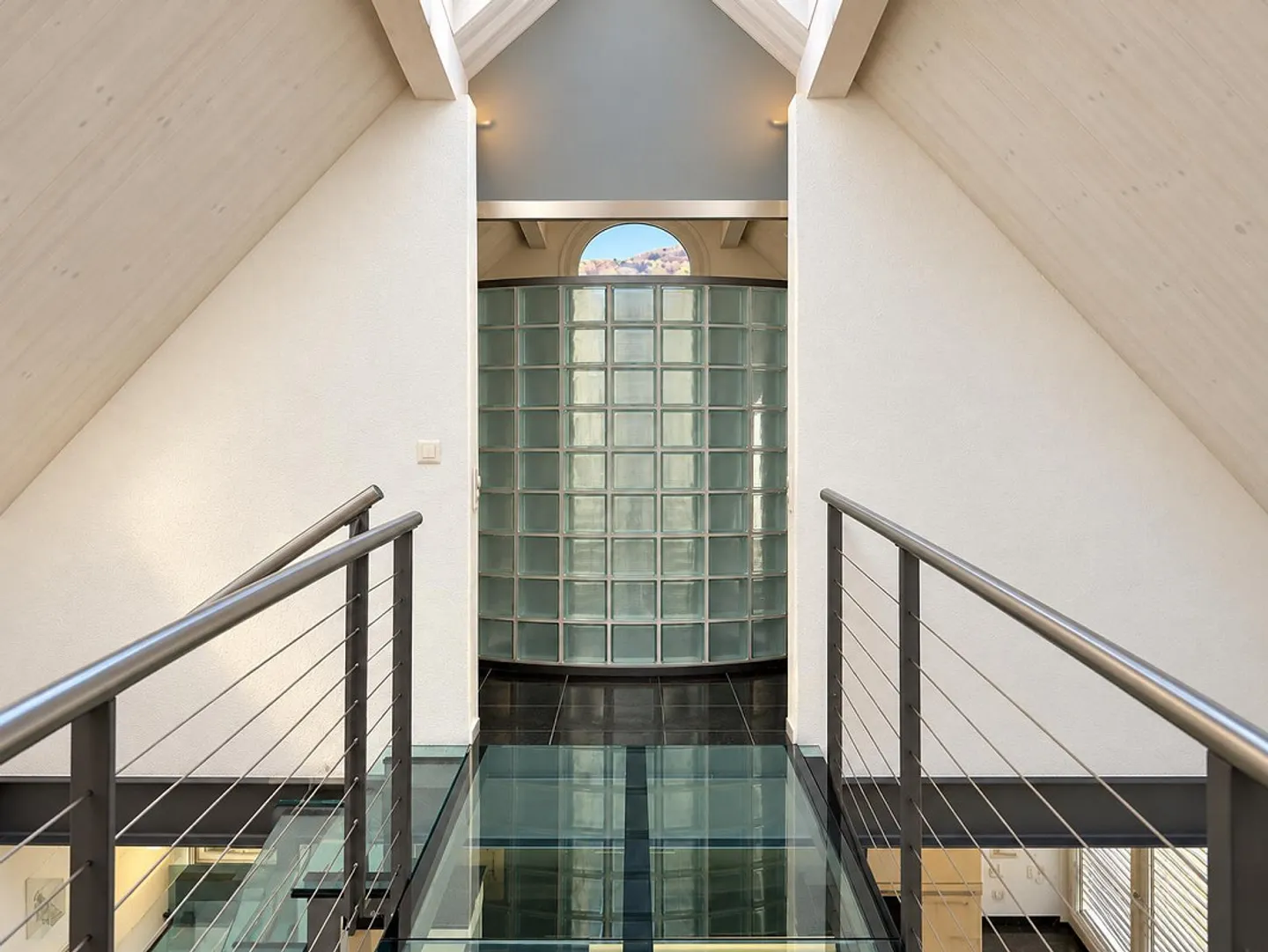 Raum für Individualisten – einzigartiges Atelierhaus mit Loftcharakter - Foto 9 von 23