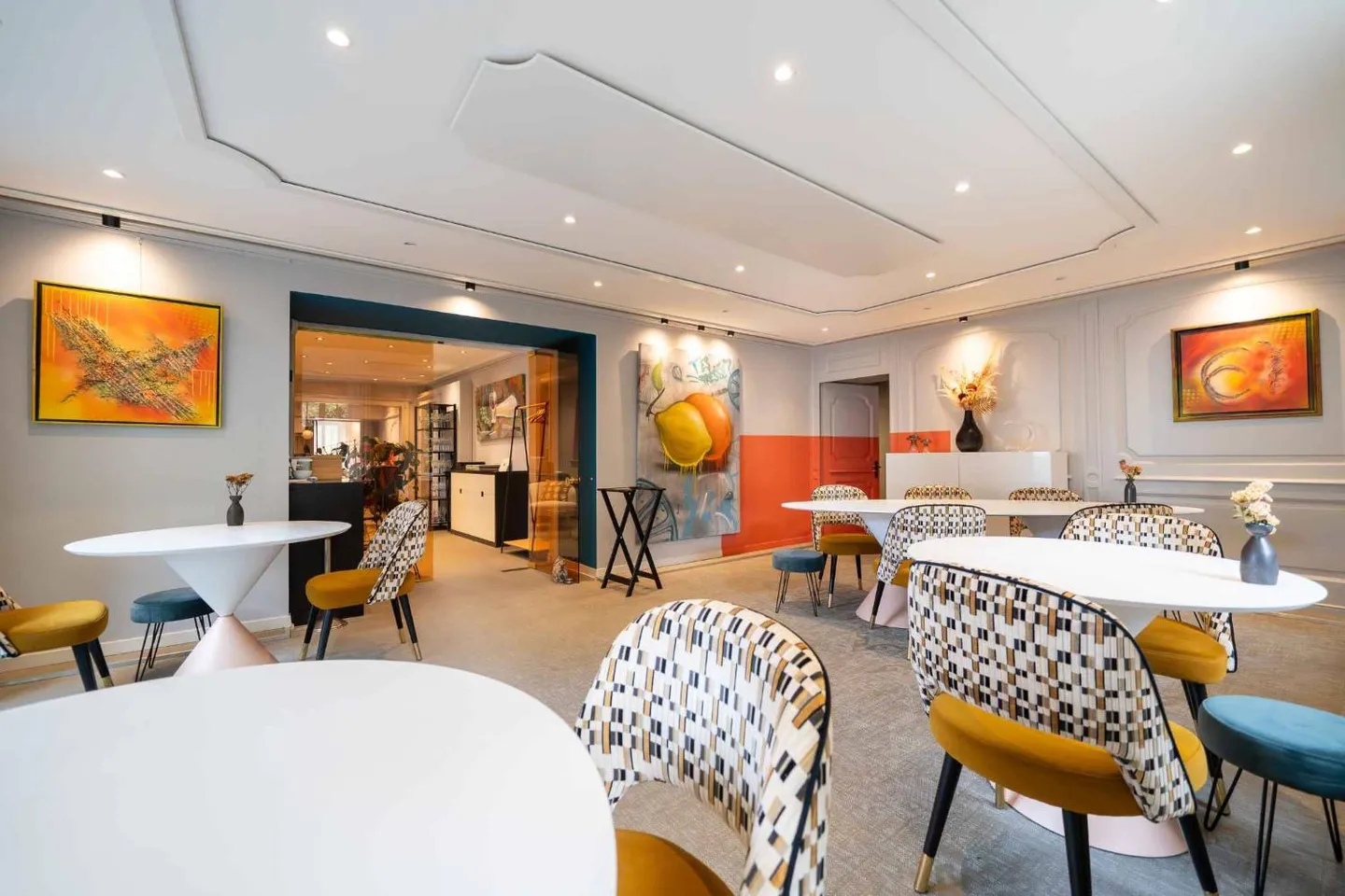 Restaurant gastronomique renommé avec appartements attenants - Photo 2 sur 12