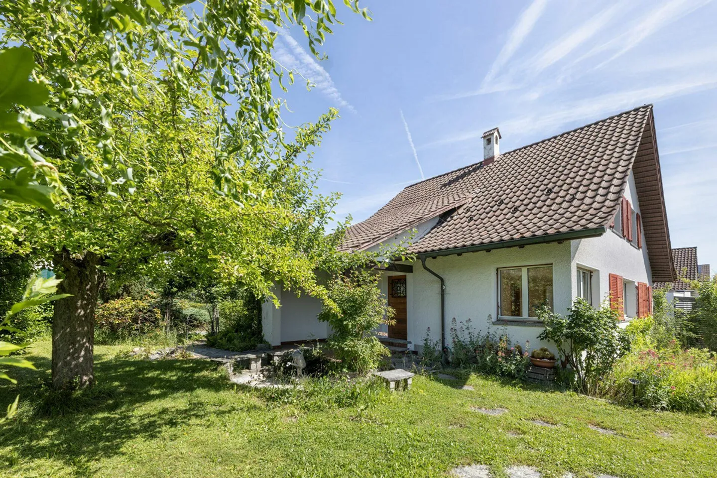 Characterful property with potential - for designers with vision - Photo 1 of 11