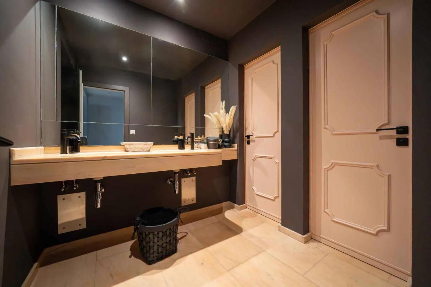 Restaurant gastronomique renommé avec appartements attenants - Photo 8 sur 12