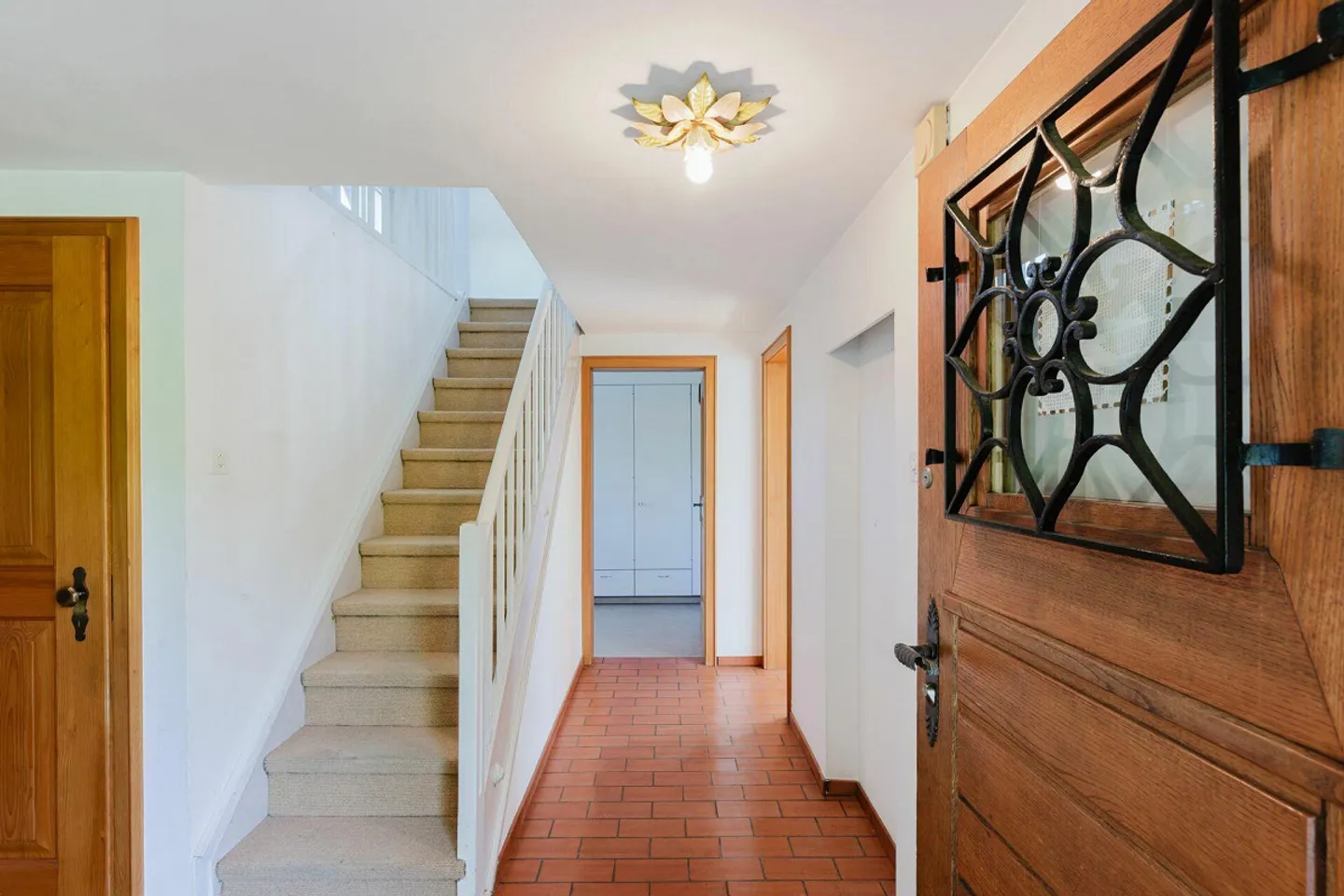 Characterful property with potential - for designers with vision - Photo 4 of 11