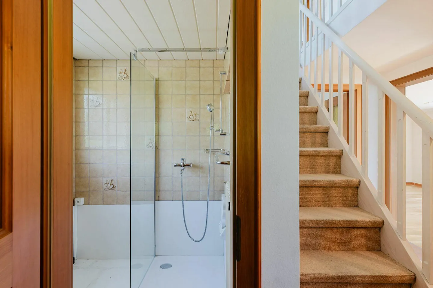 Characterful property with potential - for designers with vision - Photo 5 of 11
