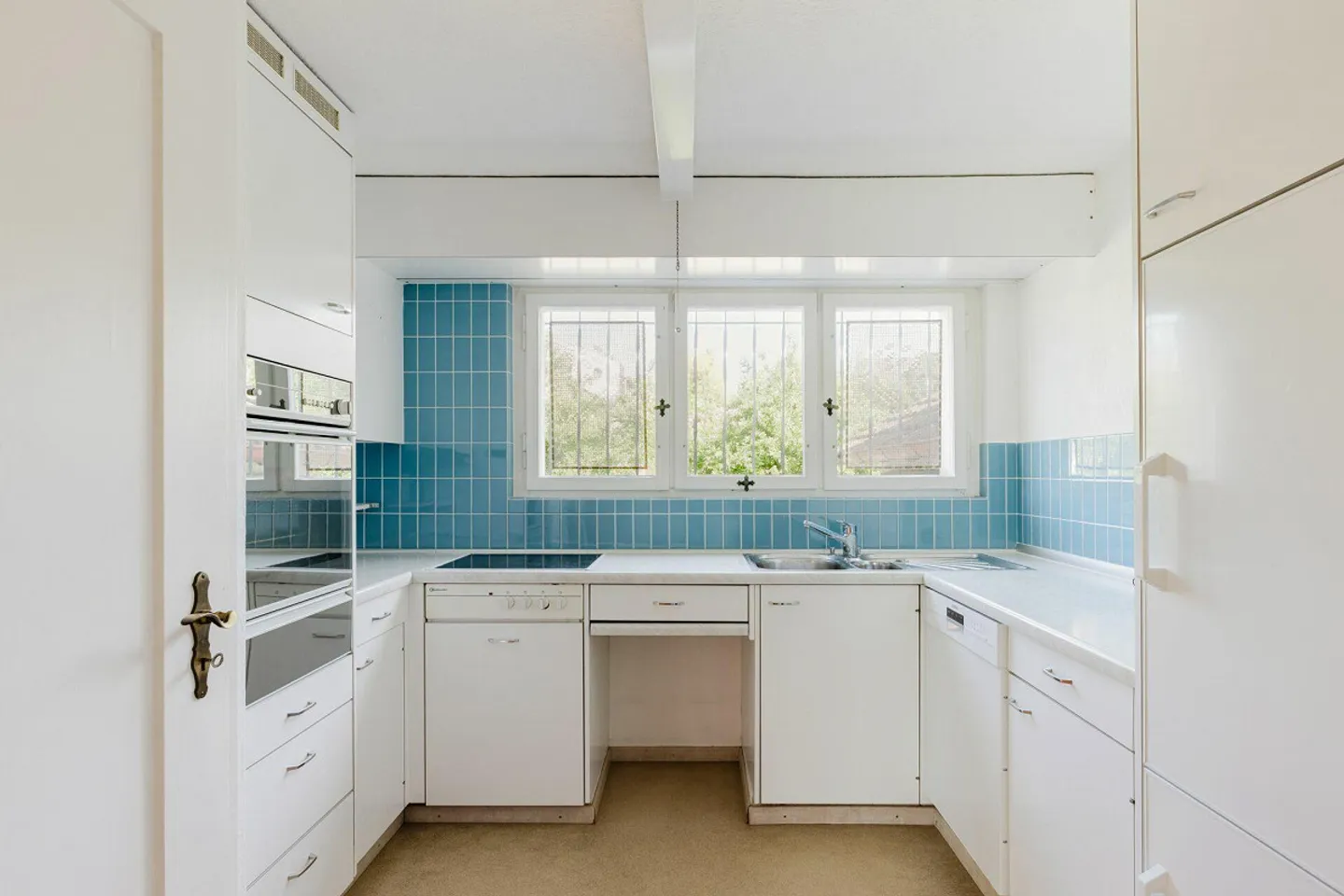 Characterful property with potential - for designers with vision - Photo 7 of 11