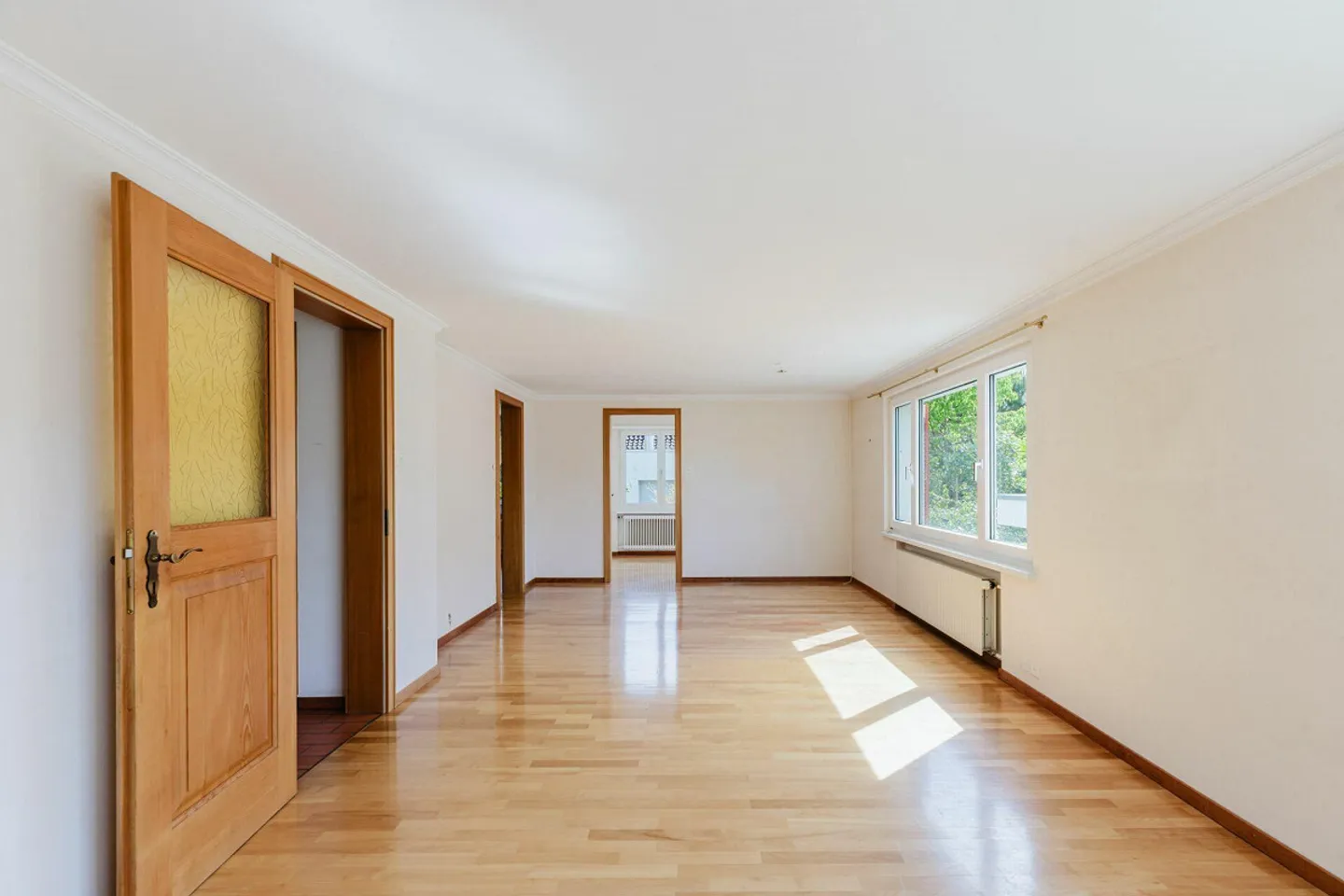 Characterful property with potential - for designers with vision - Photo 8 of 11