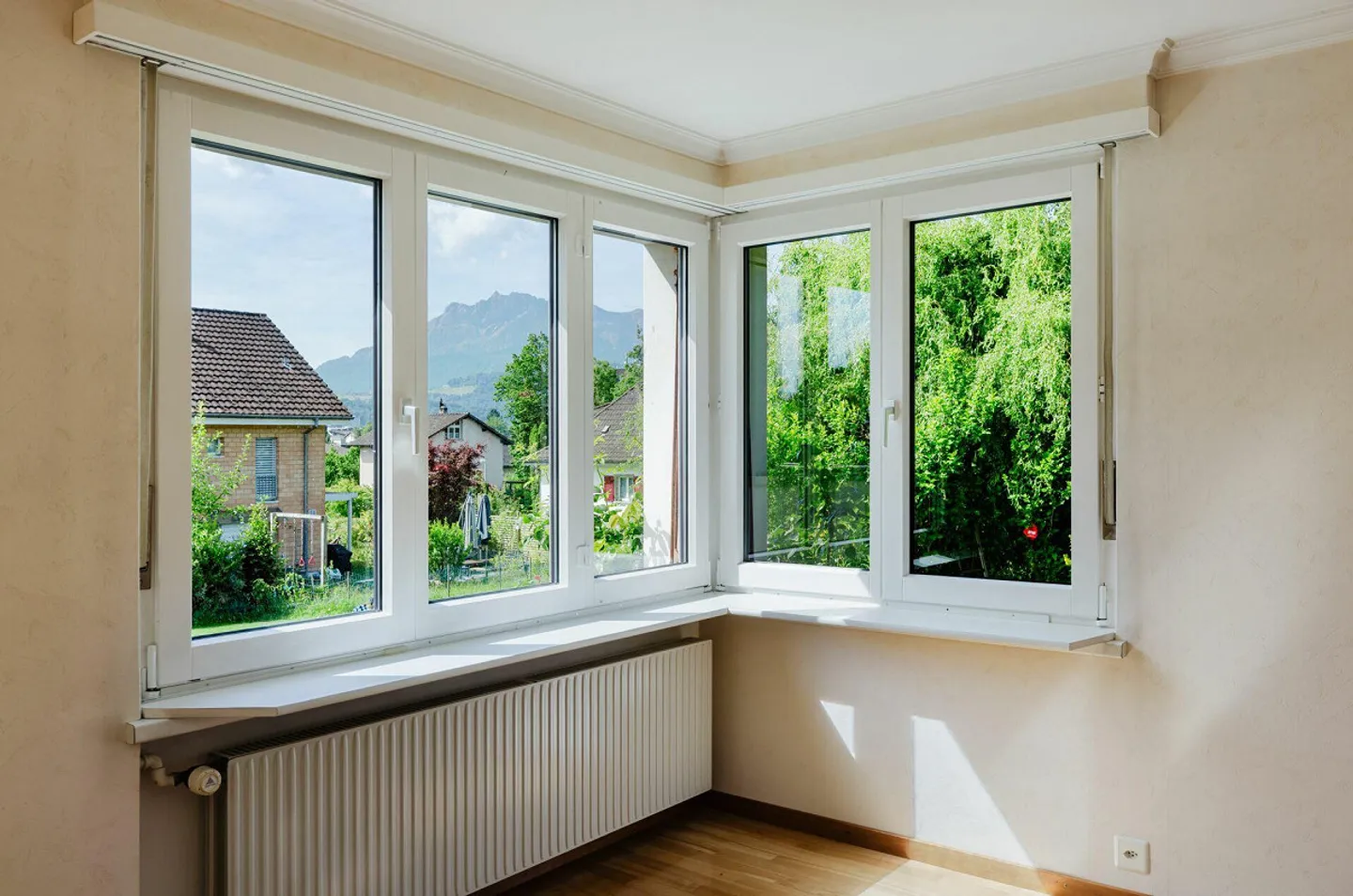 Characterful property with potential - for designers with vision - Photo 9 of 11