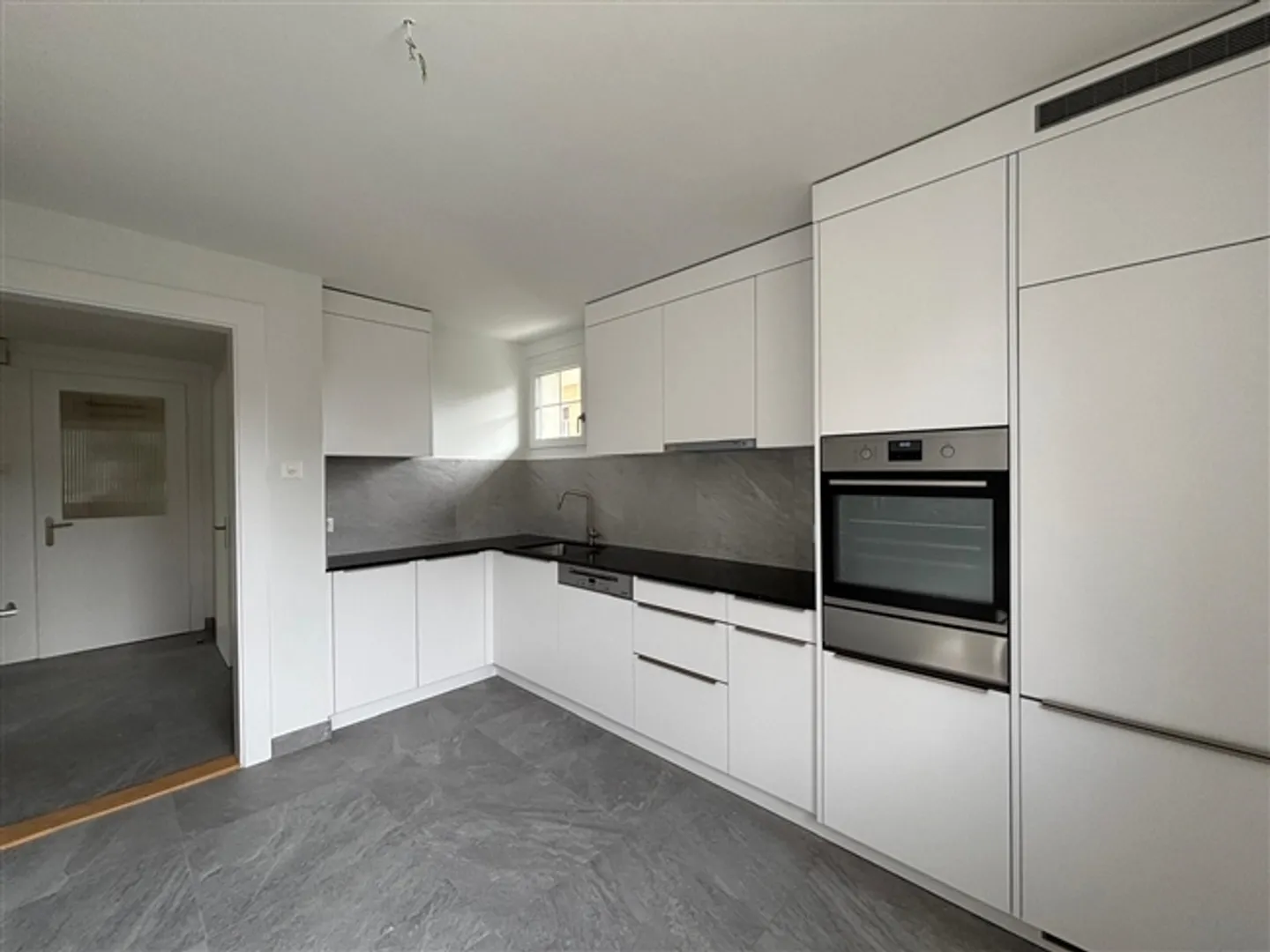 Posto Preferito Garantito: Appartamento Completamente Ristrutturato in un Ambiente Tranquillo e Verde. - Foto 1 di 7