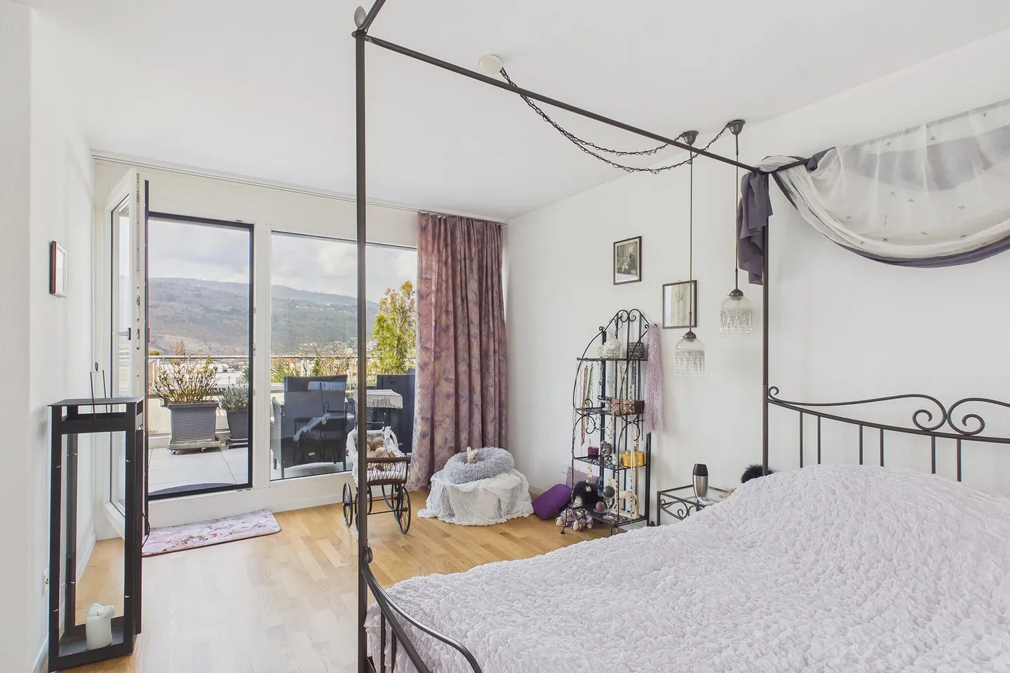 Vivre au-dessus des toits – Appartement penthouse élégant de 4,5 pièces avec trois terrasses - Photo 1 sur 13