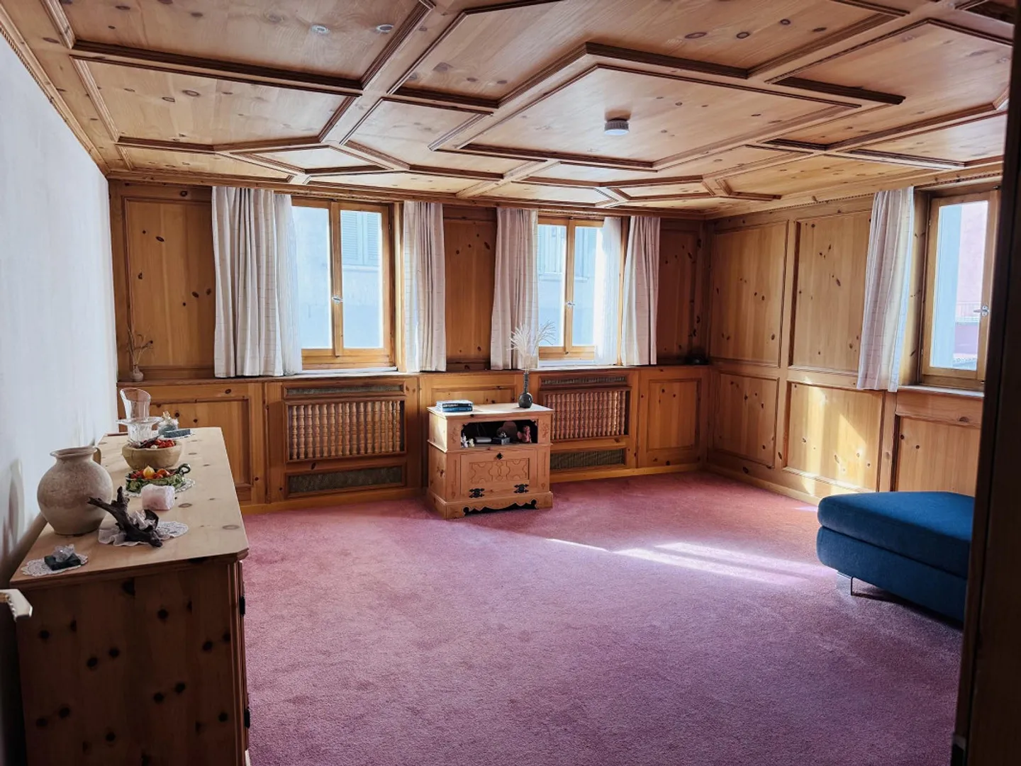 Ampio appartamento di 5,5 stanze su tre piani nel centro del villaggio di Trun - Foto 5 di 7