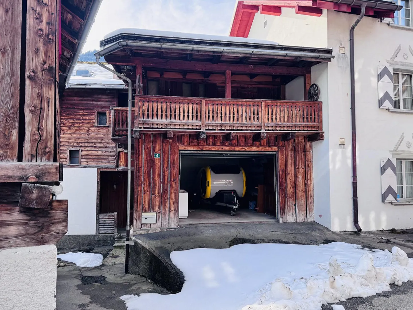 Ampio appartamento di 5,5 stanze su tre piani nel centro del villaggio di Trun - Foto 7 di 7