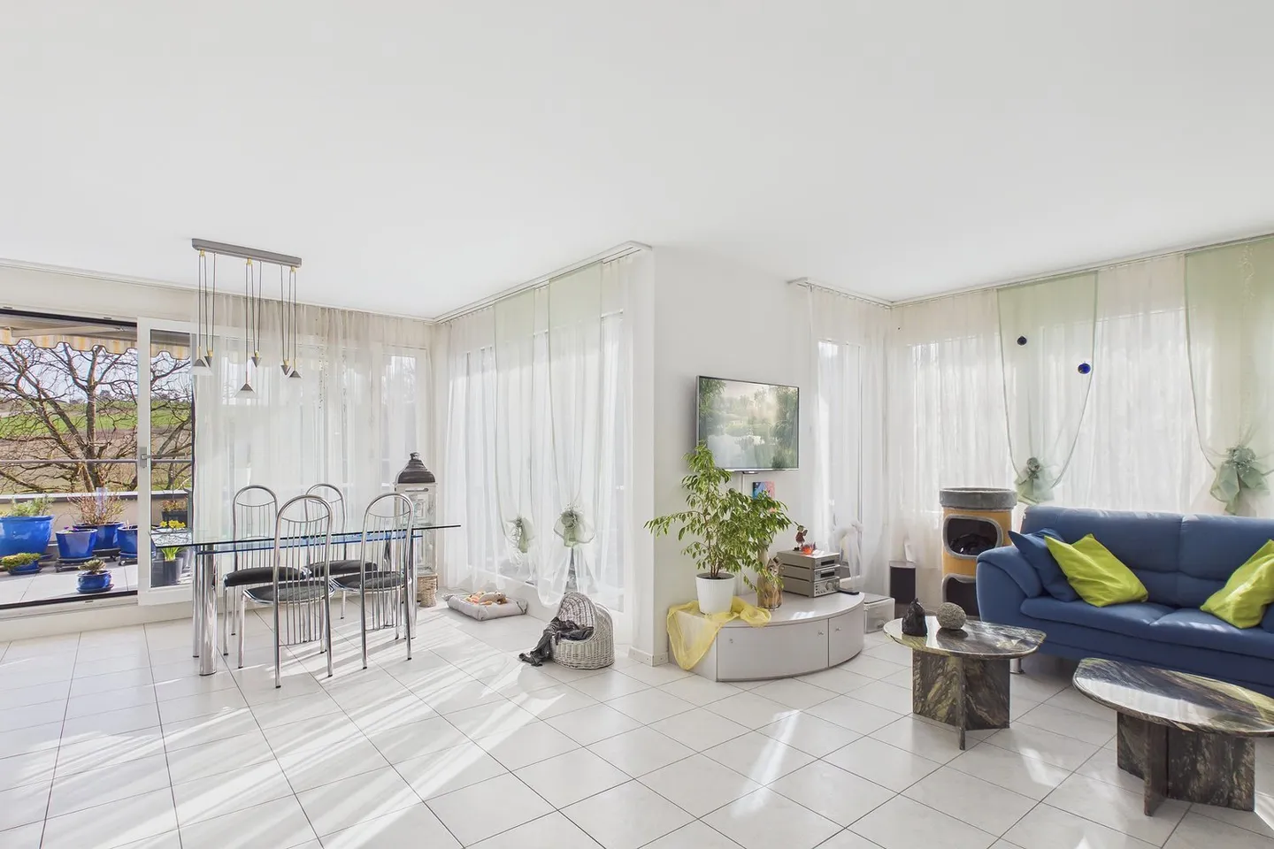 Vivre au-dessus des toits – Appartement penthouse élégant de 4,5 pièces avec trois terrasses - Photo 9 sur 13