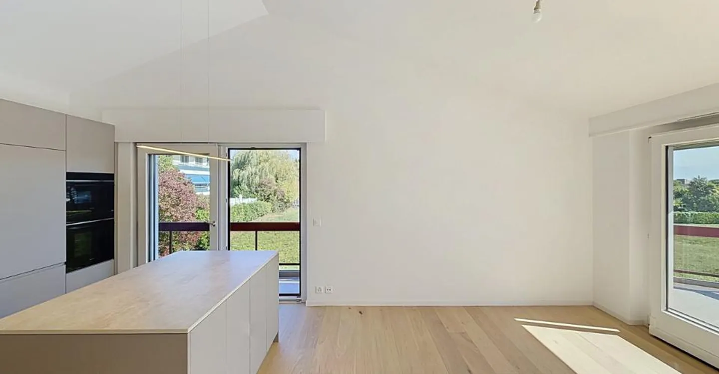 Exclusive Attic Apartment by Lake - Photo 5 of 12