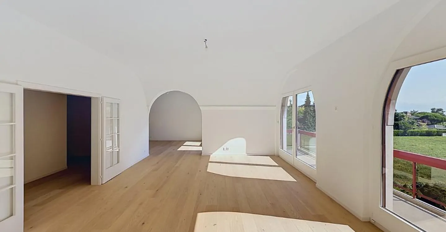 Exclusive Attic Apartment by Lake - Photo 9 of 12