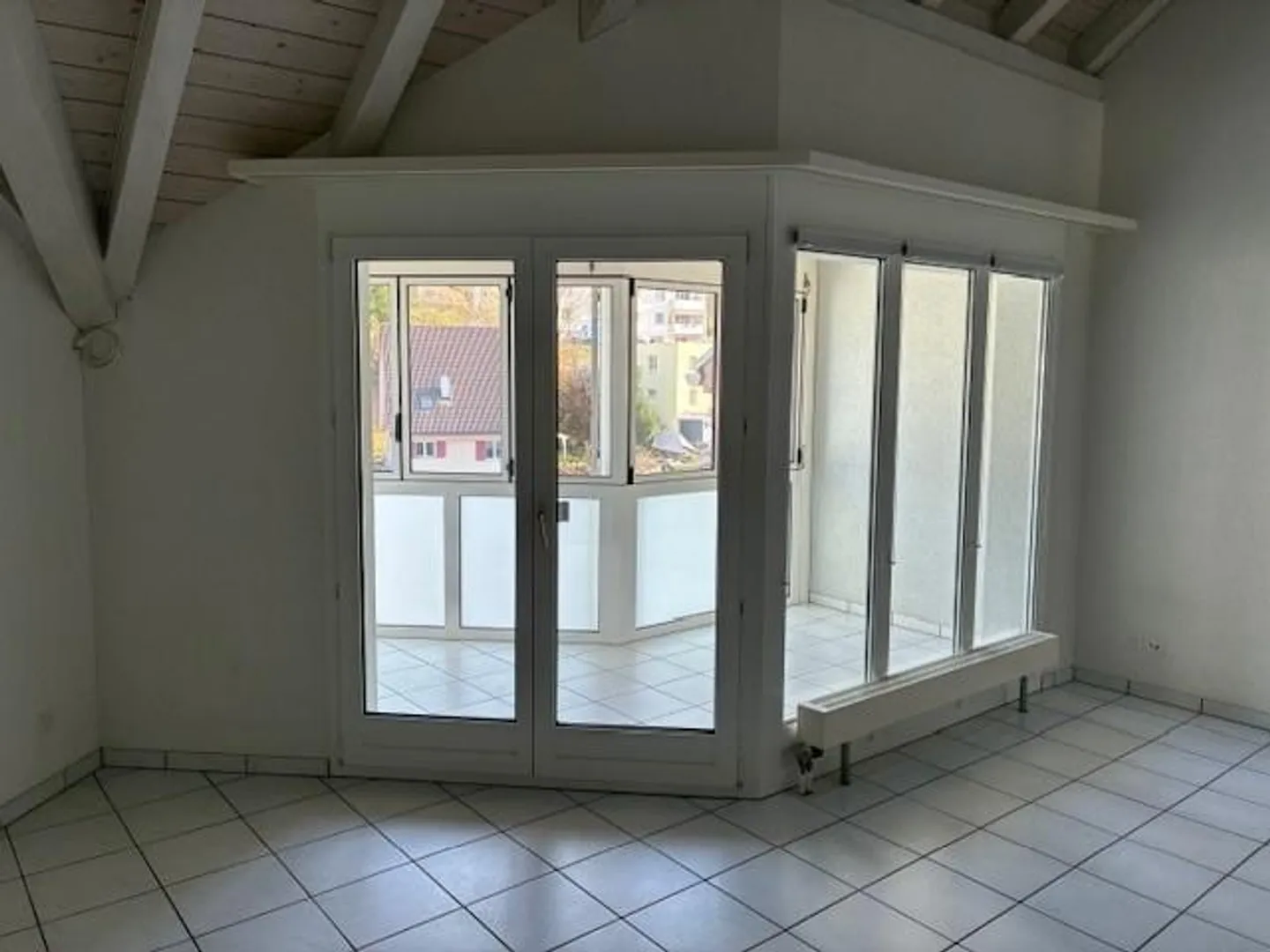 Belle, lumineuse appartement de 2,5 pièces avec grande galerie - Photo 4 sur 15