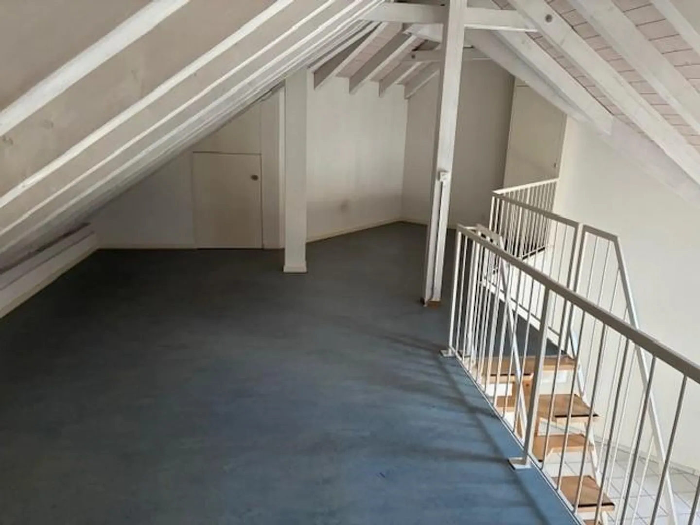 Belle, lumineuse appartement de 2,5 pièces avec grande galerie - Photo 12 sur 15