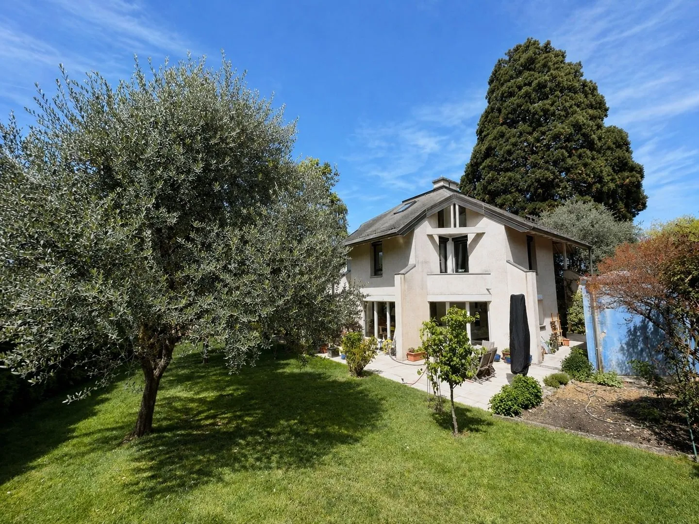 Elegant Detached Villa in Geneva - Photo 1 of 10
