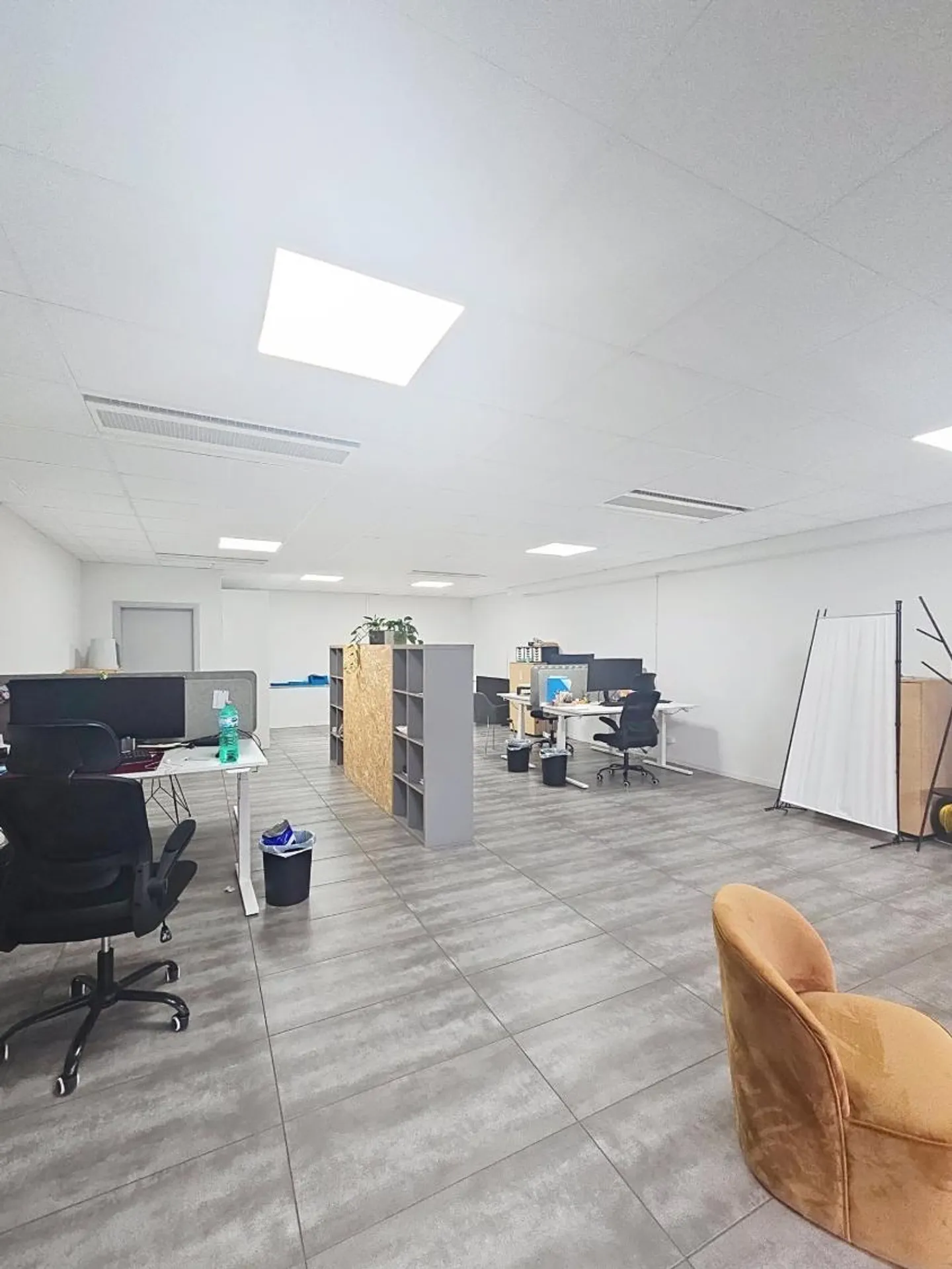 Commerce avec 1,0 pièce au 1er étage - Photo 4 sur 7