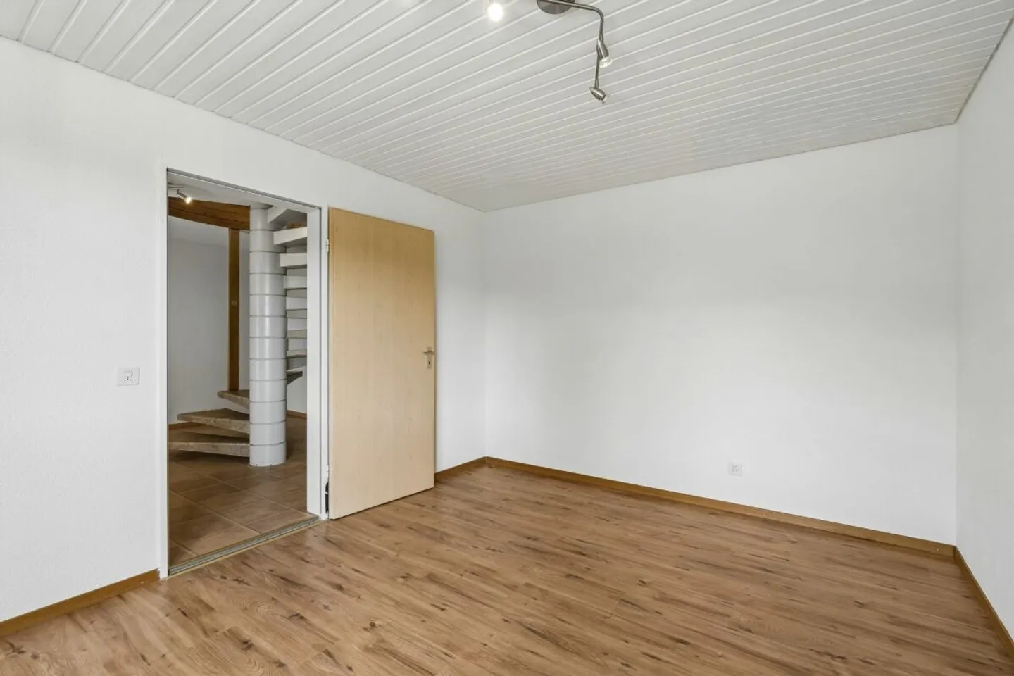 Charmantes freistehendes Haus - Foto 8 von 14