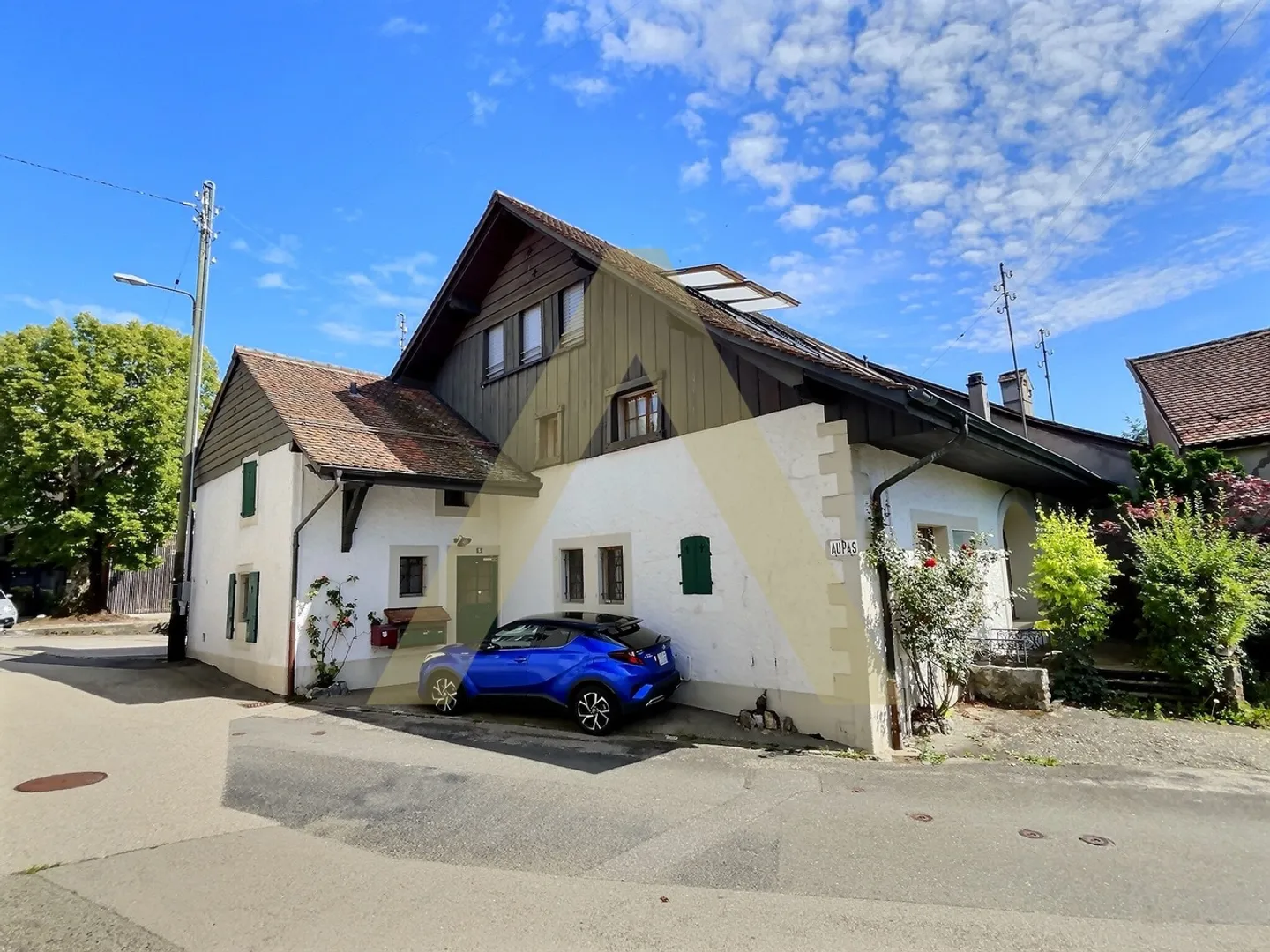 Village building to renovate - Photo 2 of 6