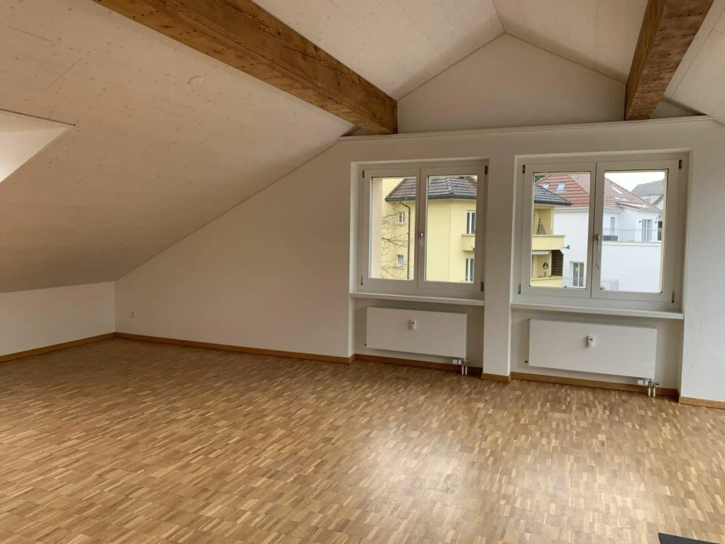 Appartamento mansardato di 3,5 locali al Rotsee - Foto 2 di 10