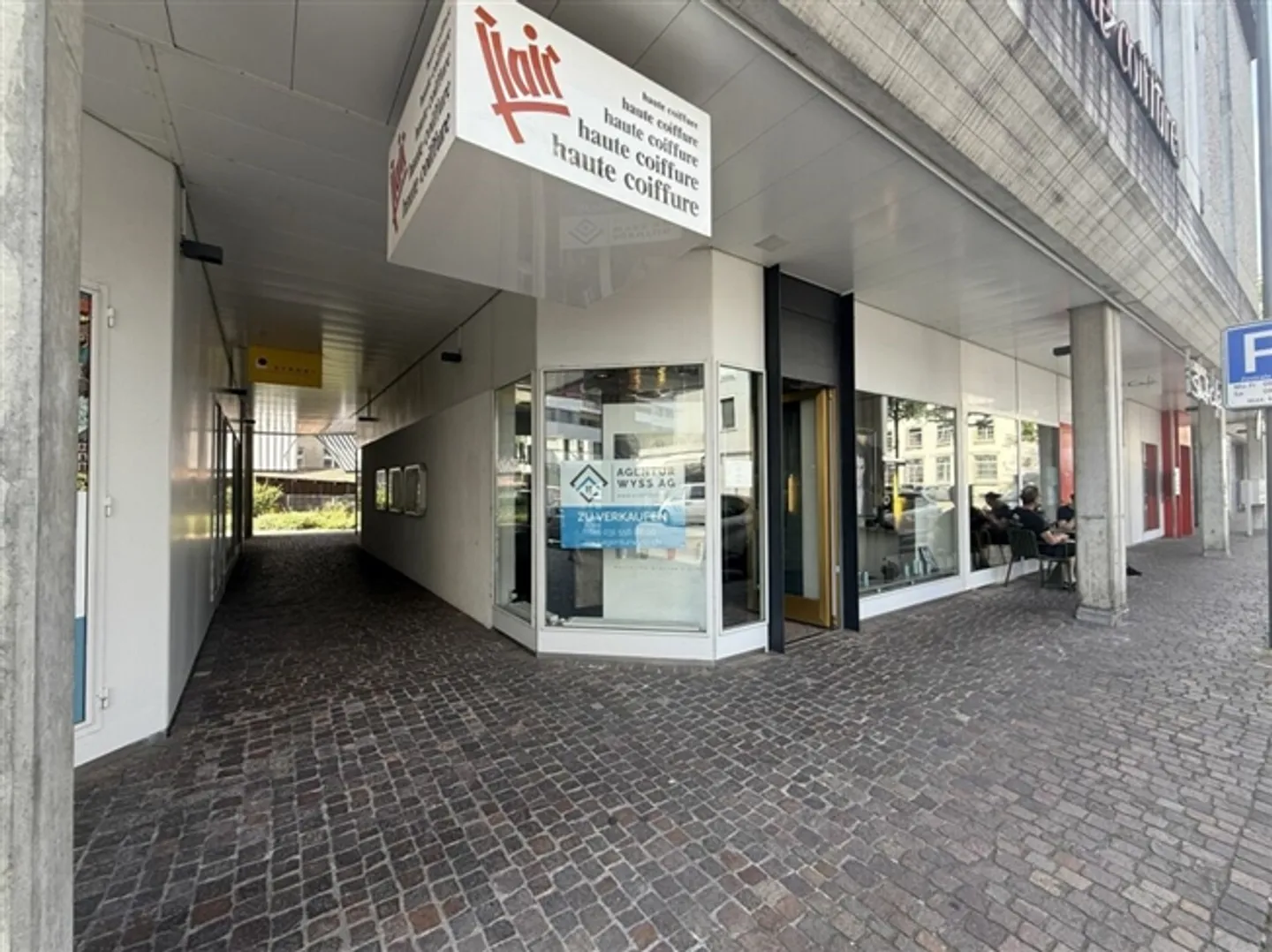 Espace commercial attrayant au centre de Burgdorf - Photo 2 sur 11