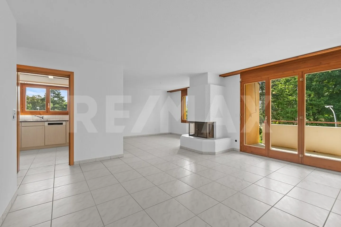 Your Creative Dream 3.5-Room Apartment with Potential - Photo 2 of 13