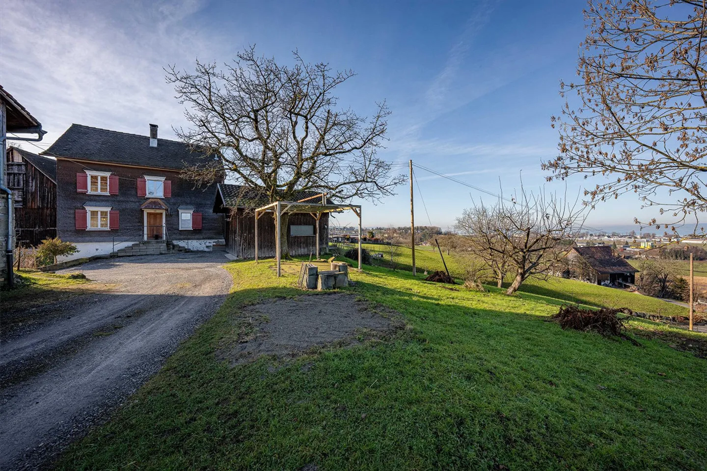 6.5-Room Single-Family House - Photo 4 of 13