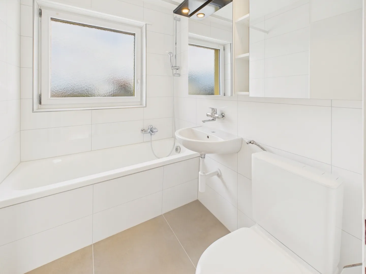 Charmante 3.5-Zimmer Wohnung mit Balkon in Arch - Foto 8 von 9