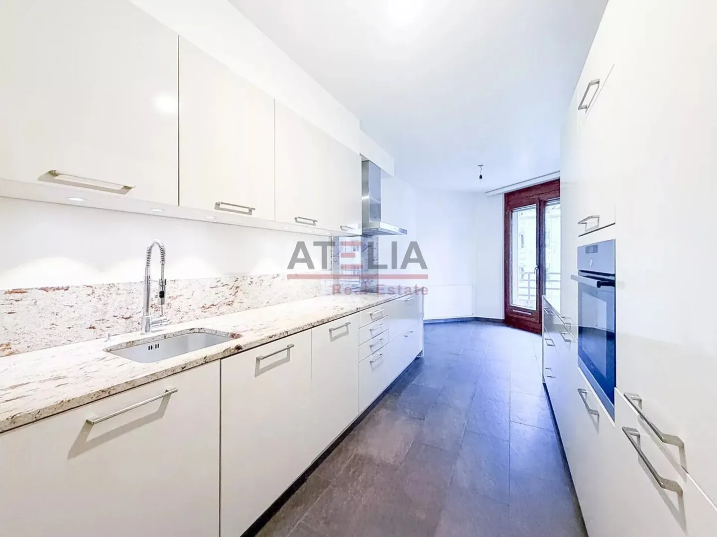 Bel appartement de 5 pièces à Champel - Photo 1 sur 2