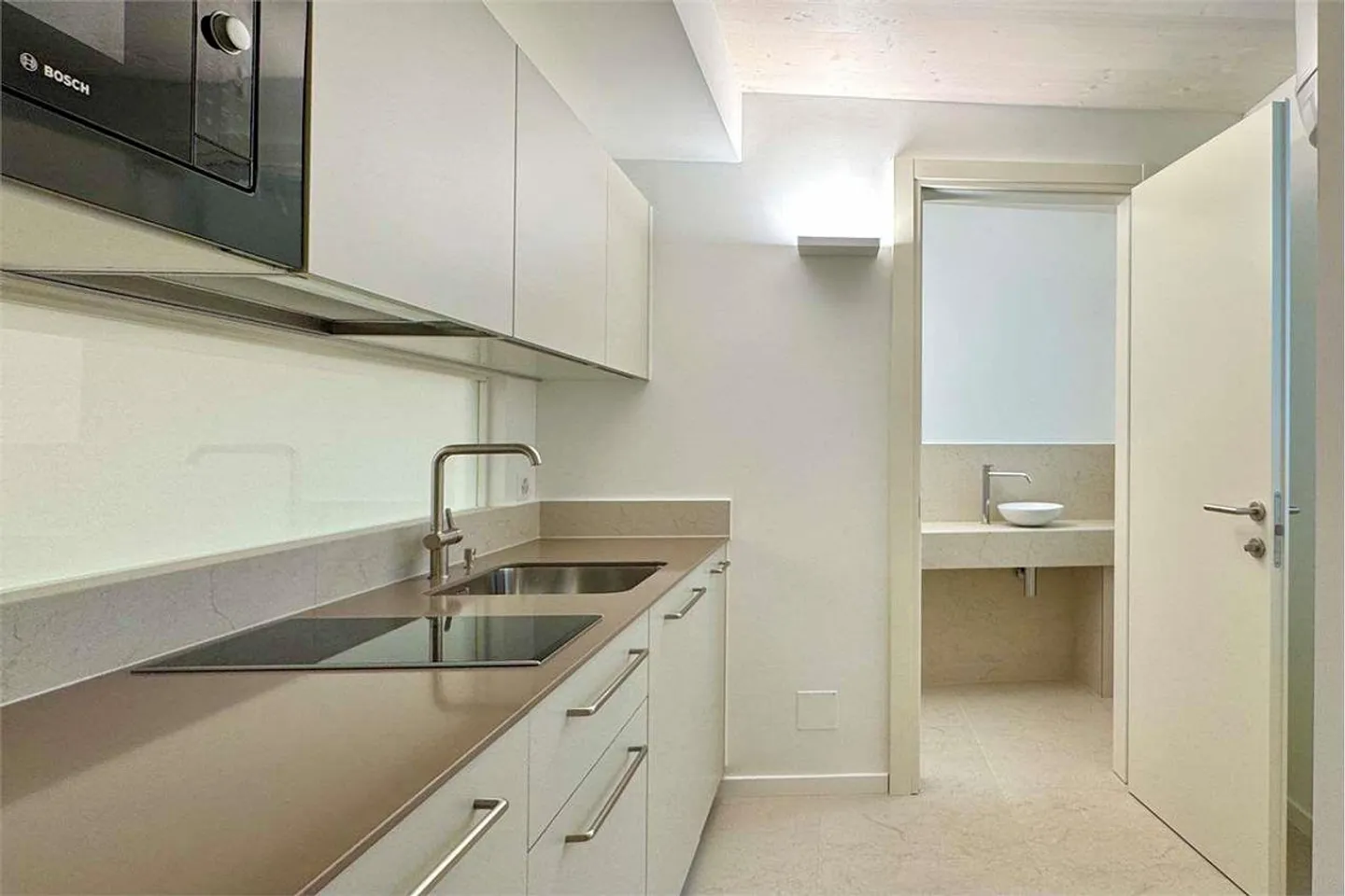 Bureau prestigieux dans la zone piétonne de Lugano - Photo 2 sur 12