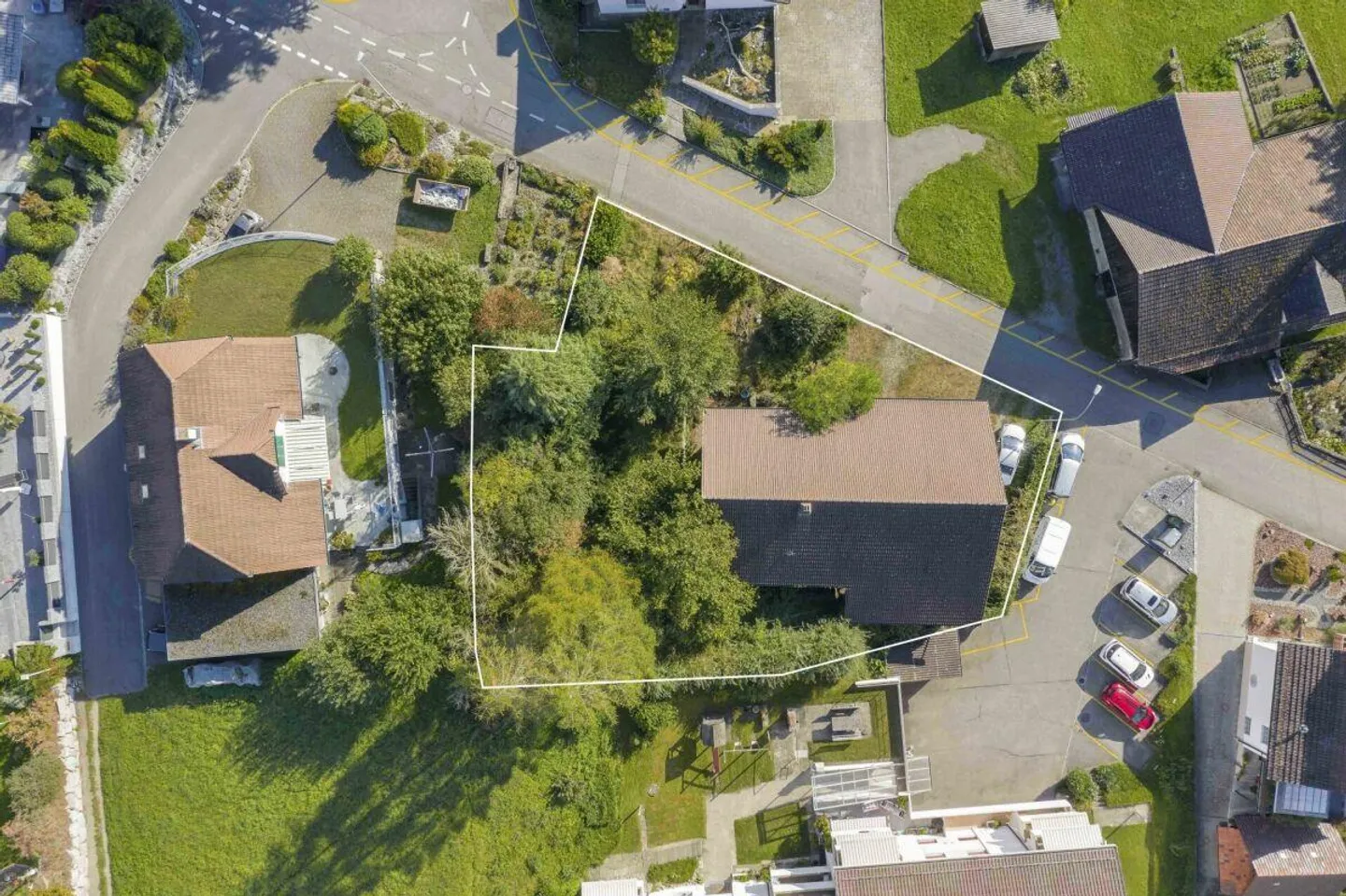 Investitionsgelegenheit: Grundstück in Dorfzone mit Altbestand und Neu-/Anbaupotenzial - Foto 3 von 7