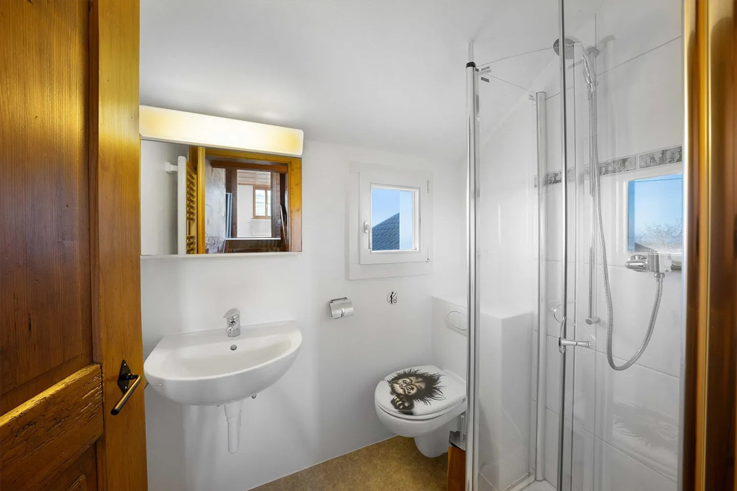 6.5-Room Single-Family House - Photo 10 of 13