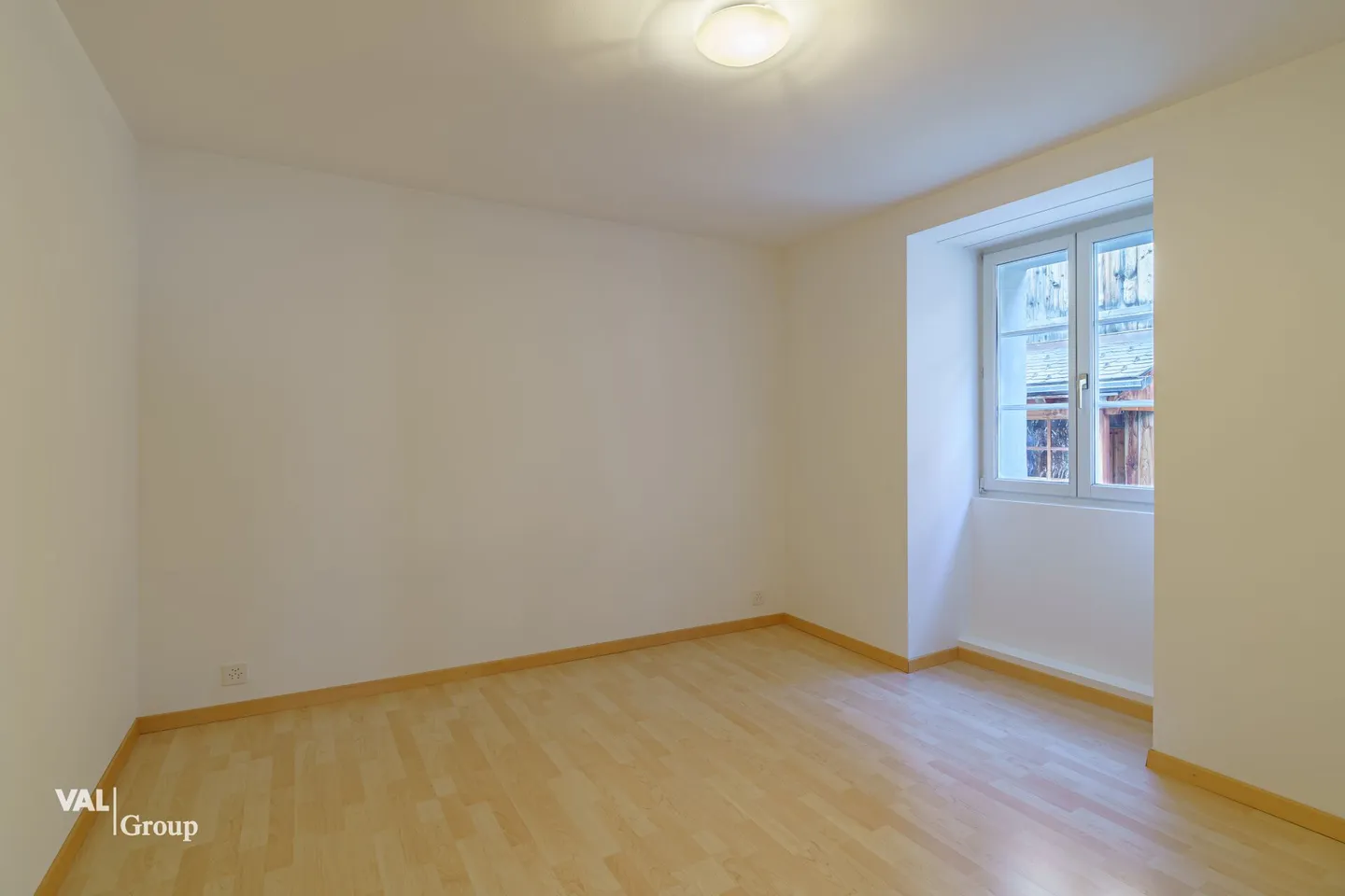 Appartement lumineux et accueillant avec beaucoup de charme au centre du village - Photo 3 sur 11