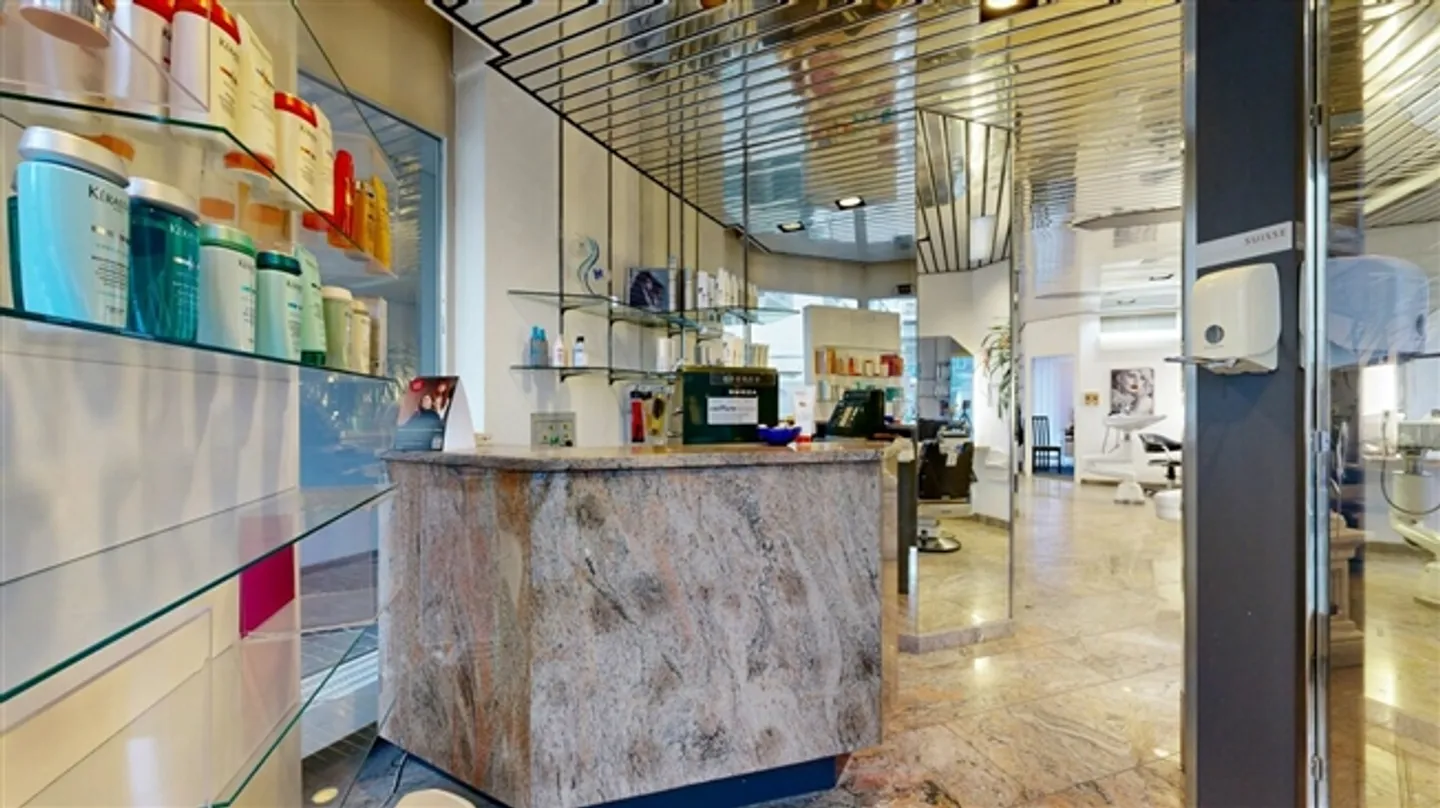 Espace commercial attrayant au centre de Burgdorf - Photo 10 sur 11