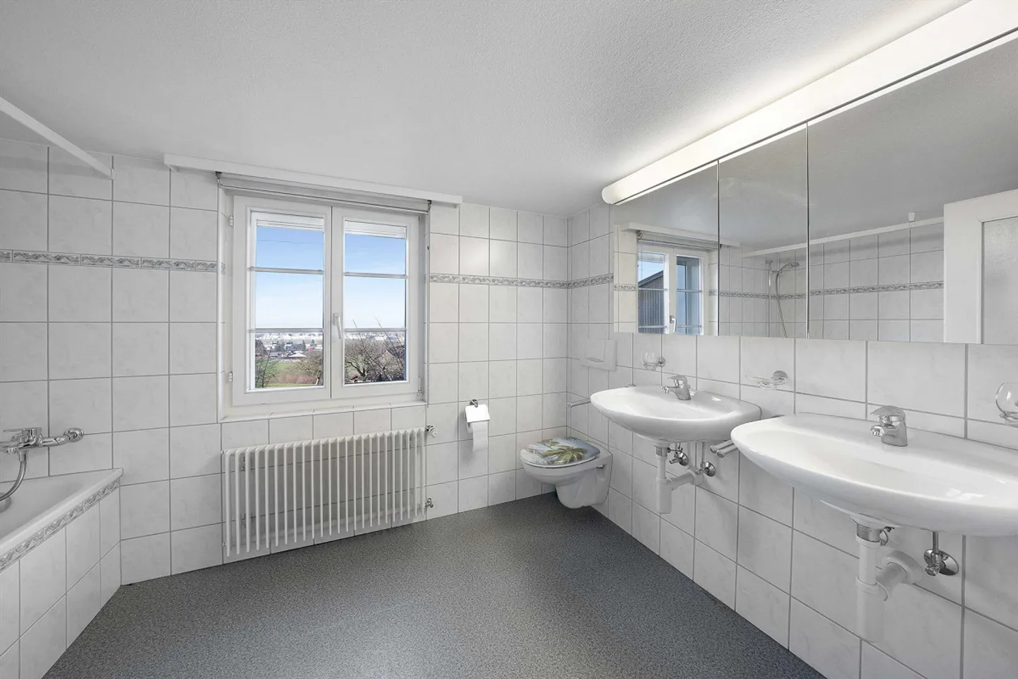 6.5-Room Single-Family House - Photo 11 of 13