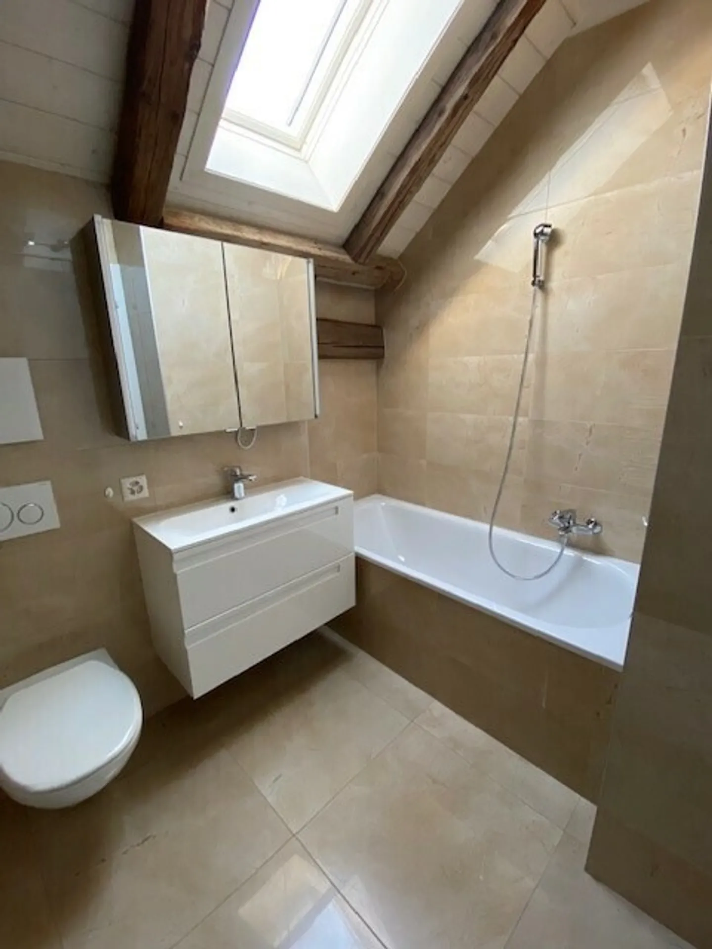 Ampio Appartamento Duplex a Vesin - Foto 7 di 8