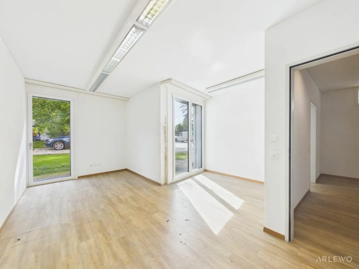 Ideal room layout for practice and office use - Photo 6 of 20