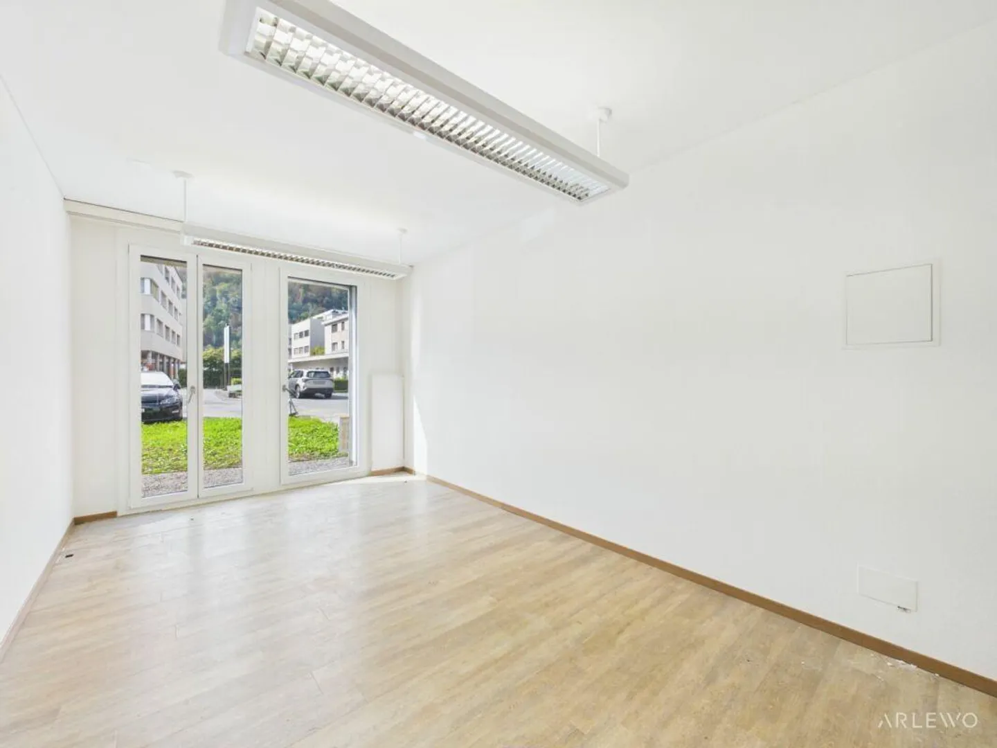 Ideal room layout for practice and office use - Photo 9 of 20