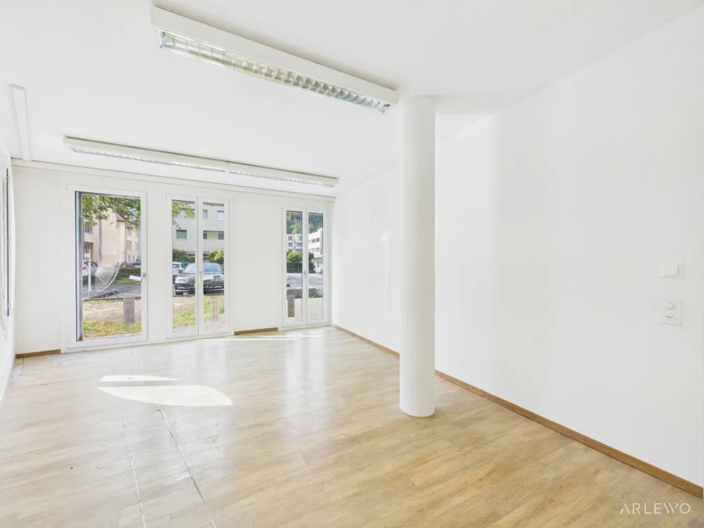 Ideal room layout for practice and office use - Photo 11 of 20