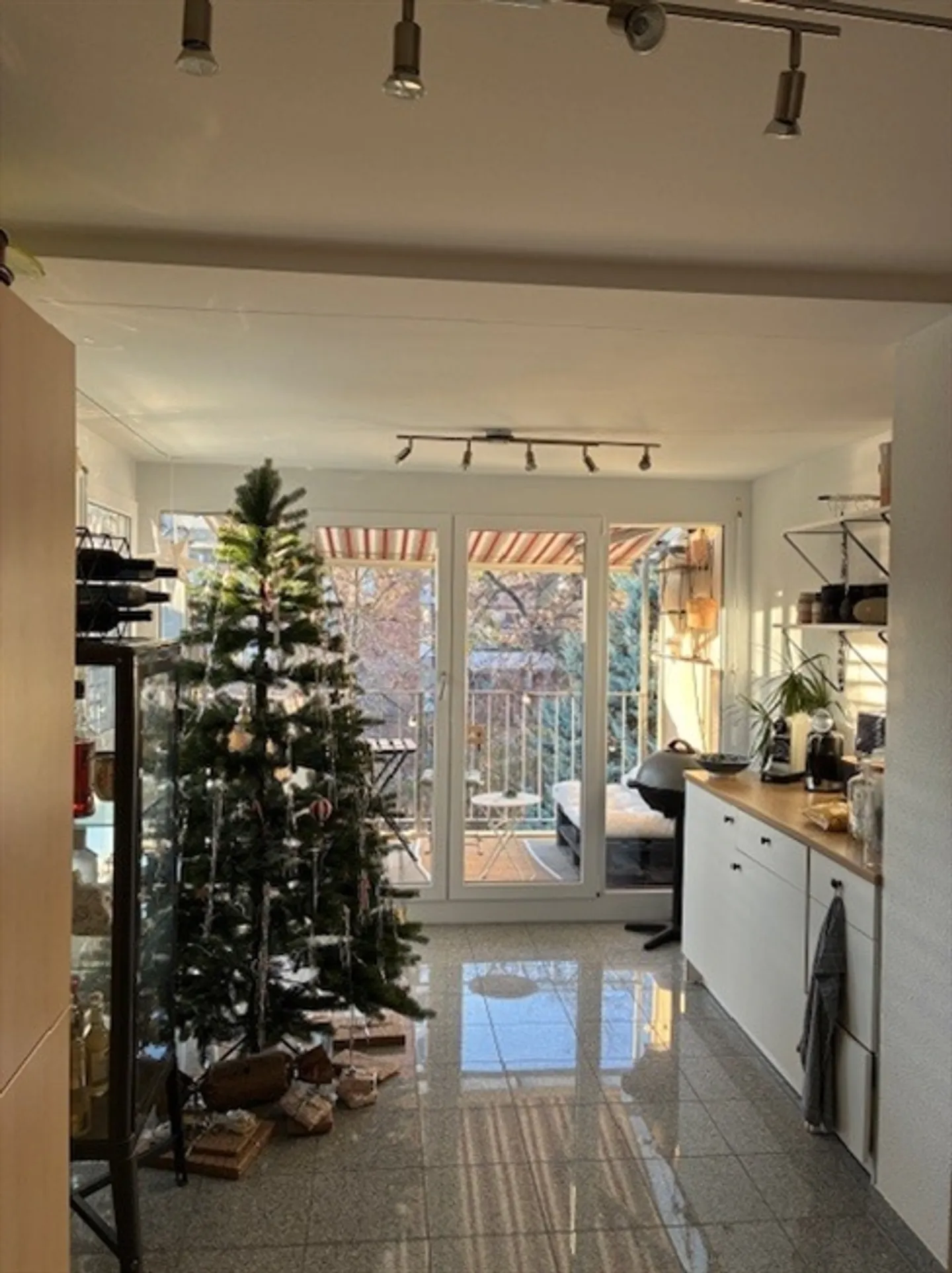 «3½ ZI-WOHNUNG IN ALLSCHWIL (BL), MÖBLIERT, TEMPORÄR» - Foto 3 von 9