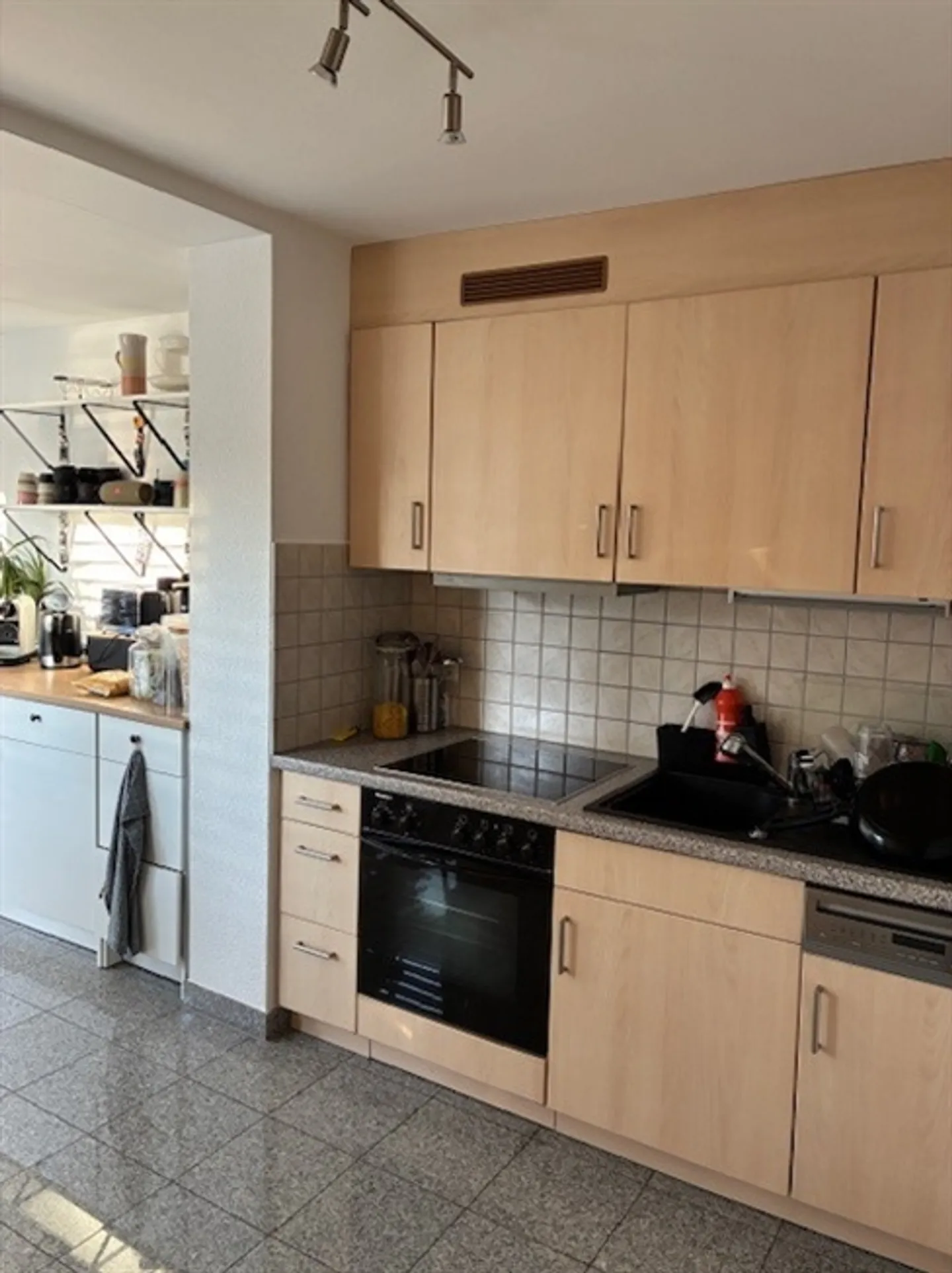 «3½ ZI-WOHNUNG IN ALLSCHWIL (BL), MÖBLIERT, TEMPORÄR» - Foto 4 von 9
