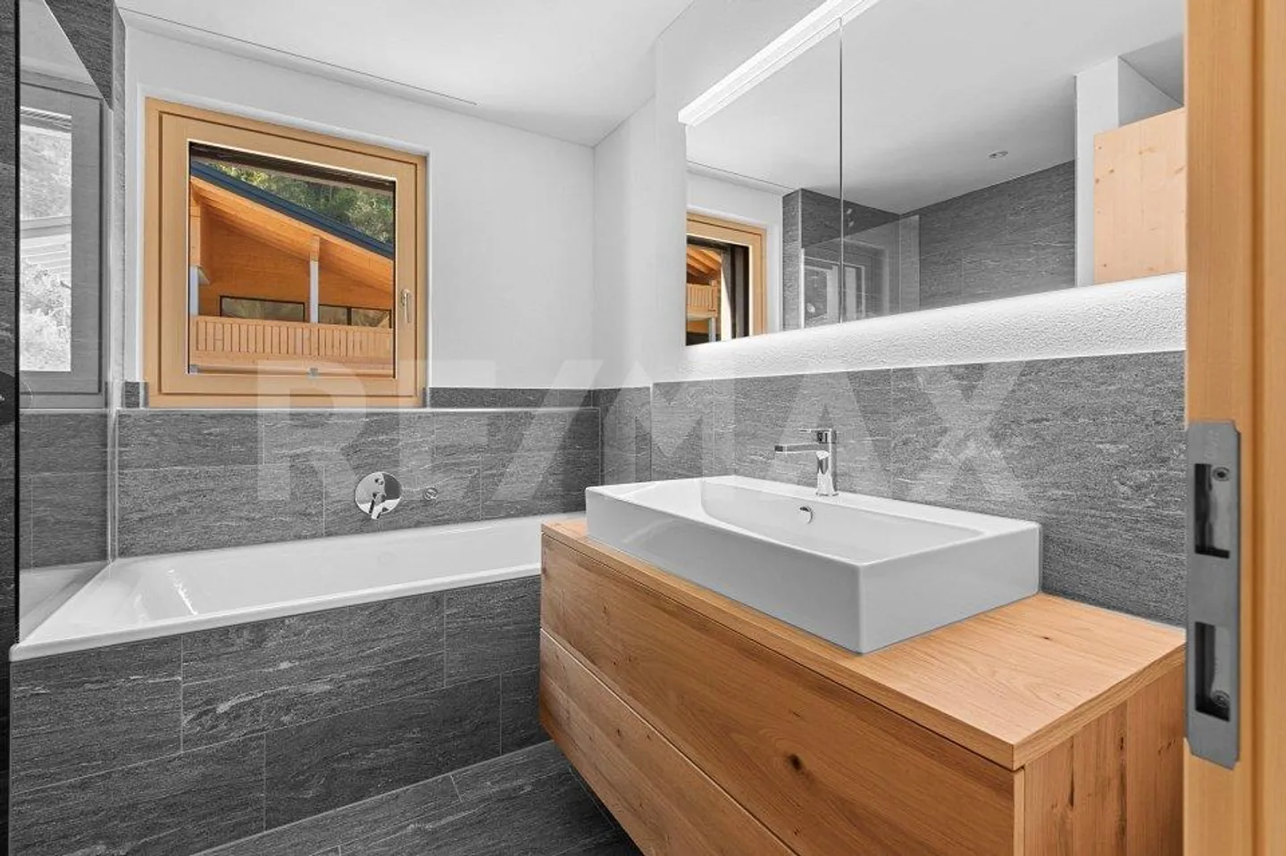 Modernes 3½-Zimmer-Apartment im Prättigau - Foto 7 von 13