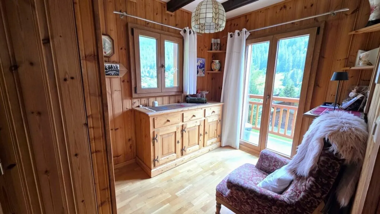 HAVEN OF PEACE WITH ALPINE CHARM - Photo 4 of 16
